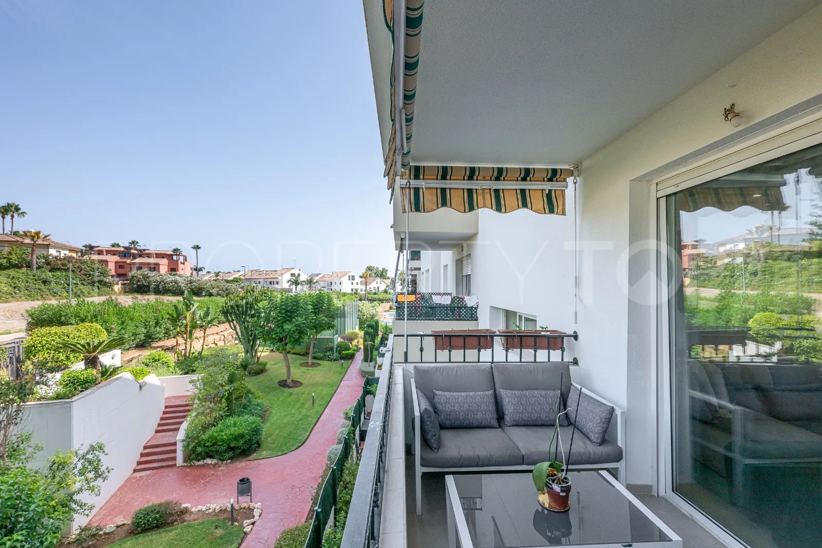 Apartamento en venta de 3 dormitorios en Guadalmina Alta