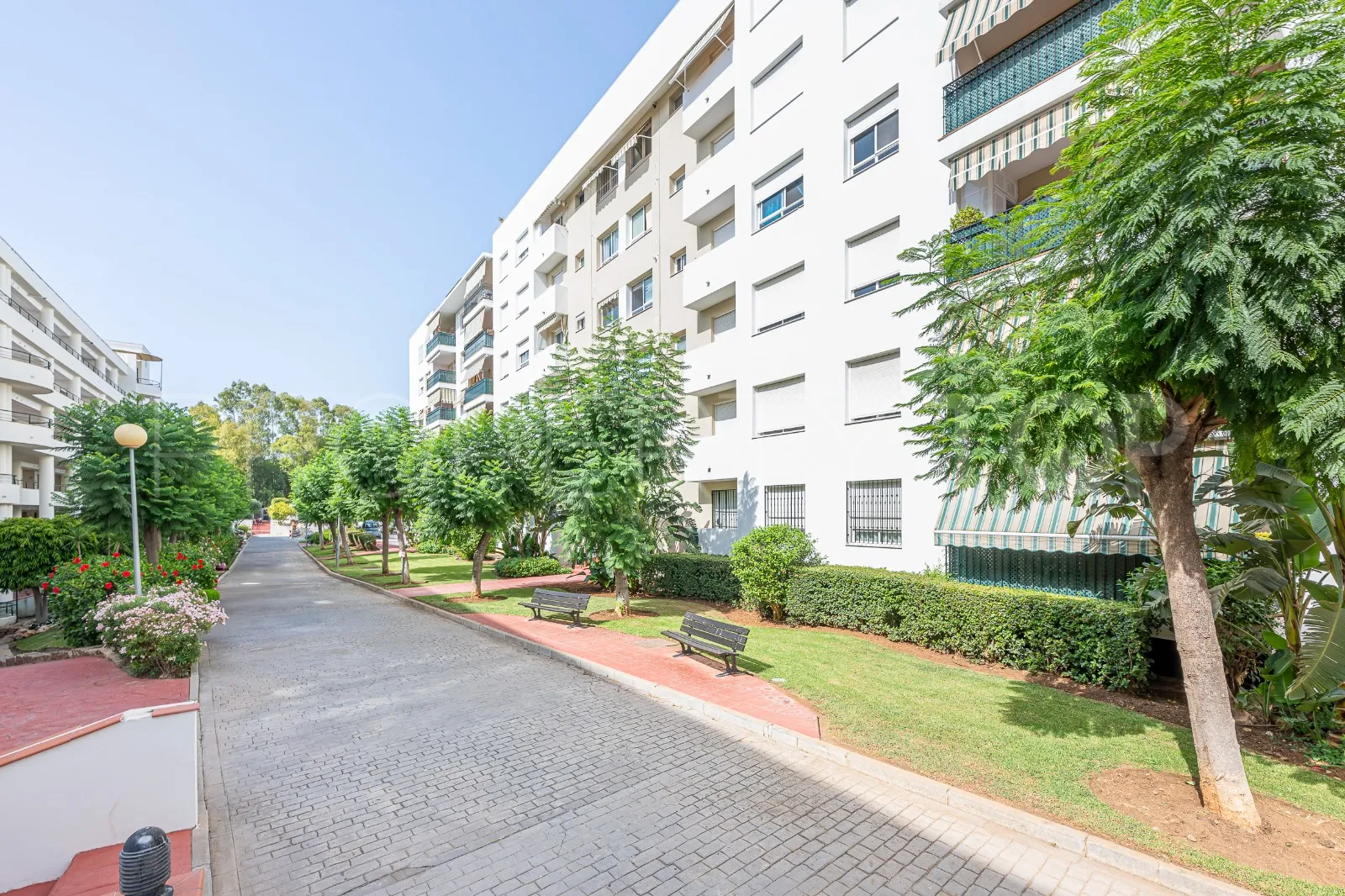 Apartamento en venta de 3 dormitorios en Guadalmina Alta