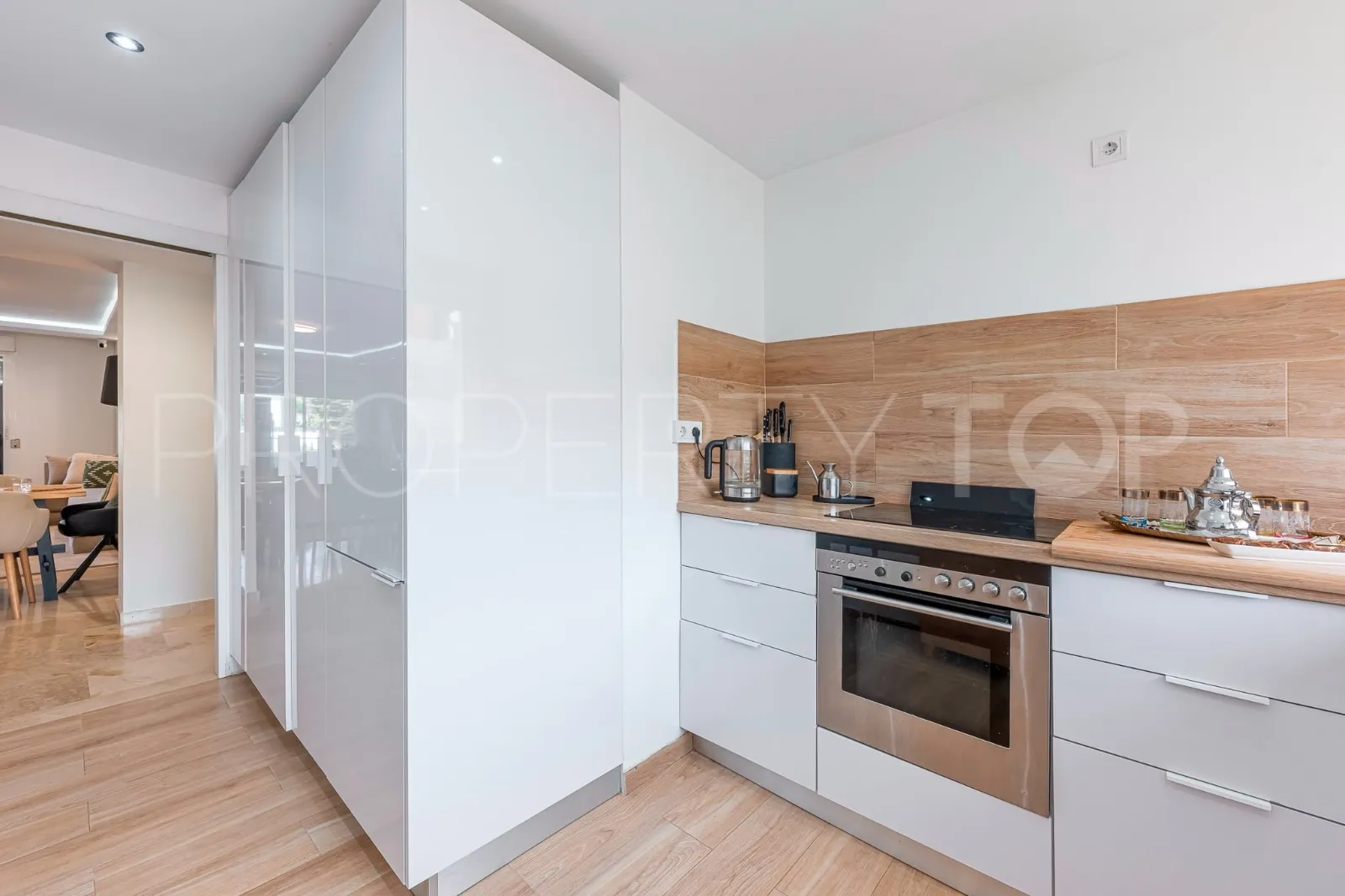 Apartamento en venta de 3 dormitorios en Guadalmina Alta
