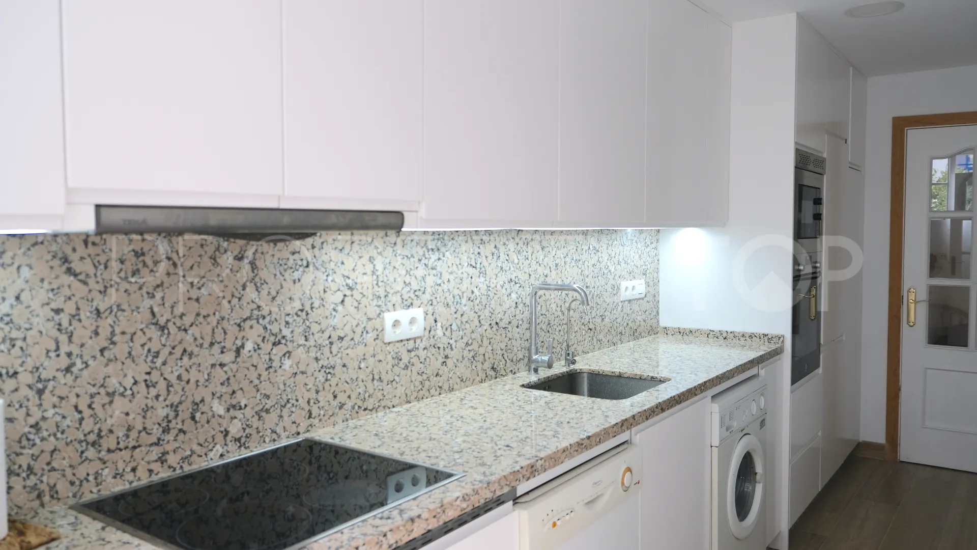 Playa Bajadilla - Puertos, apartamento a la venta con 3 dormitorios