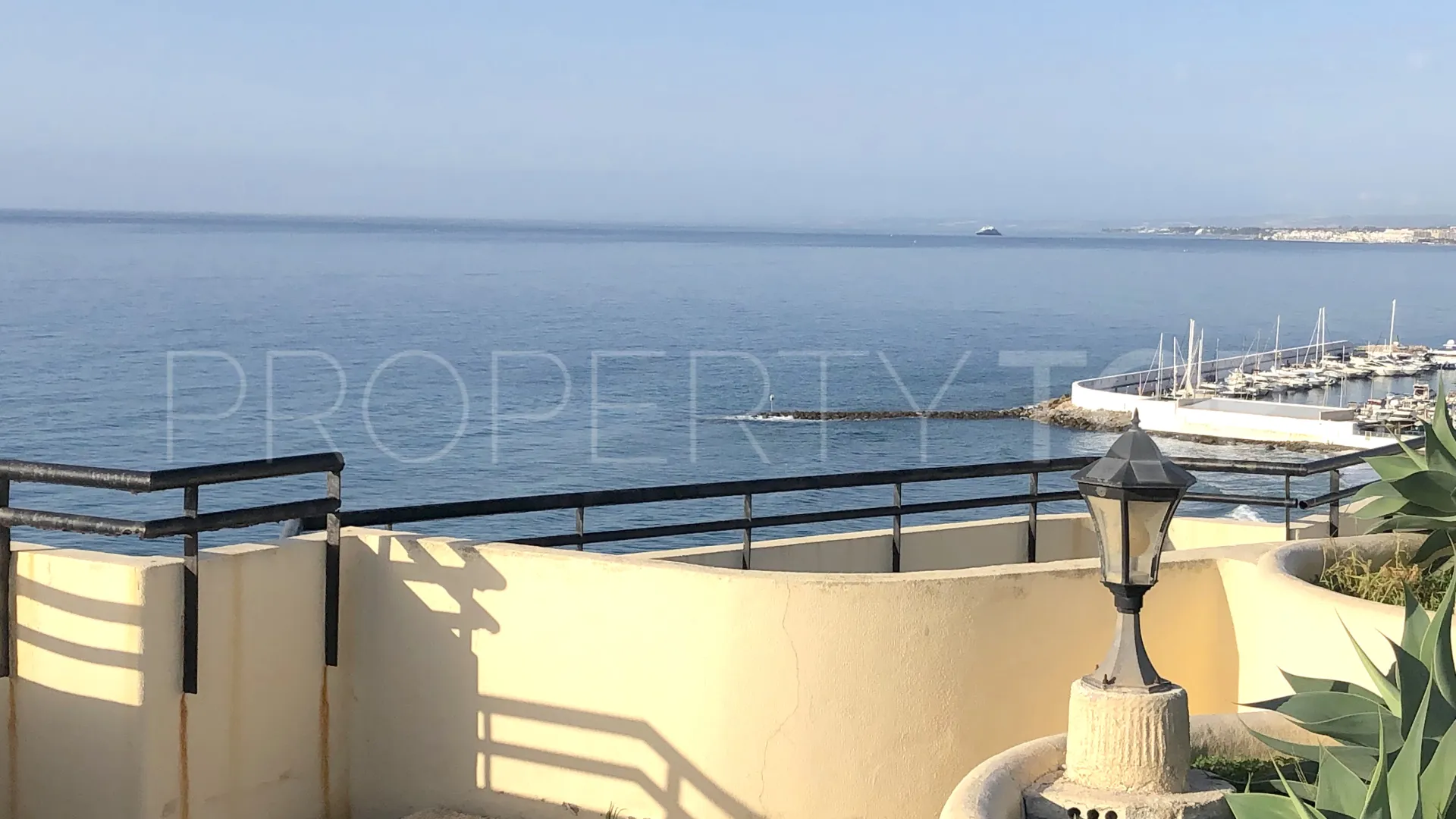 Playa Bajadilla - Puertos, apartamento a la venta con 3 dormitorios