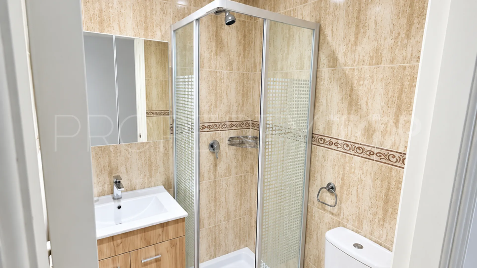 Se vende apartamento en Puerto La Duquesa de 2 dormitorios