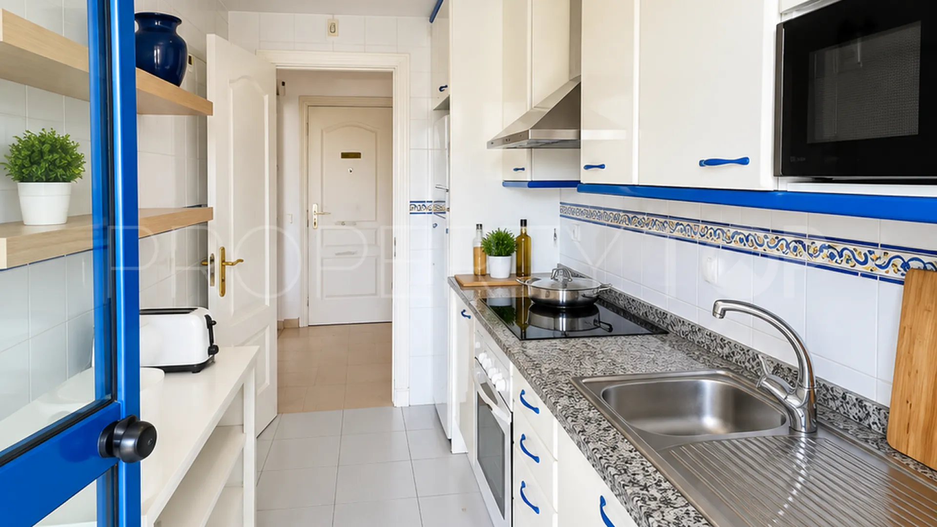 Se vende apartamento en Puerto La Duquesa de 2 dormitorios