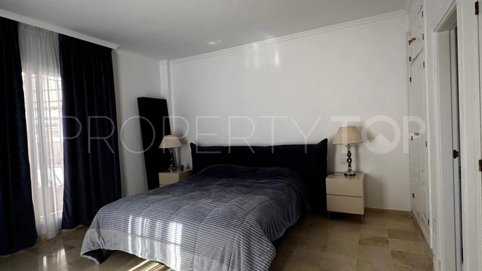 Adosado a la venta de 2 dormitorios en Aloha Lake Village
