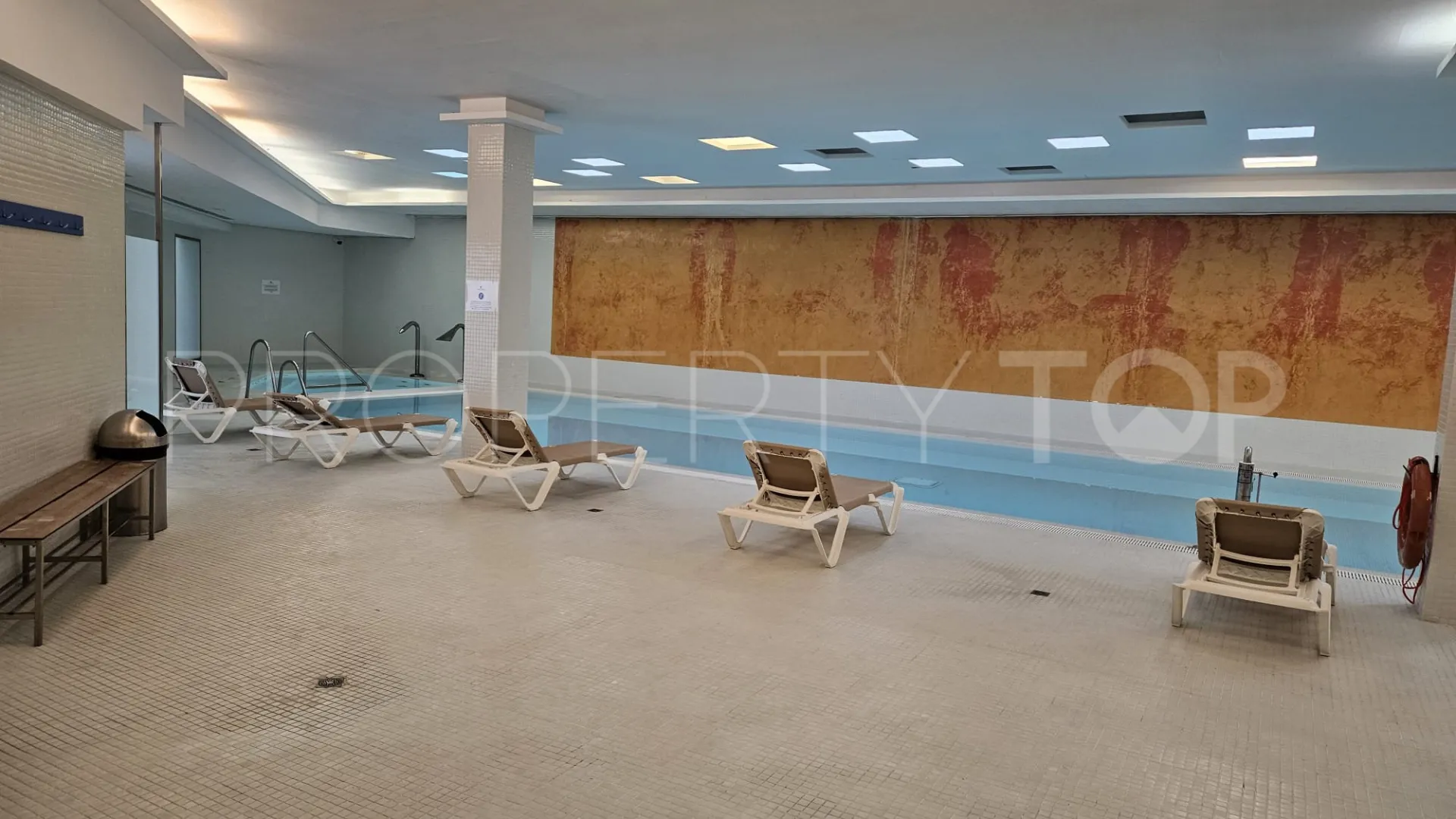 Buy apartment with 2 bedrooms in Sotogrande Marina