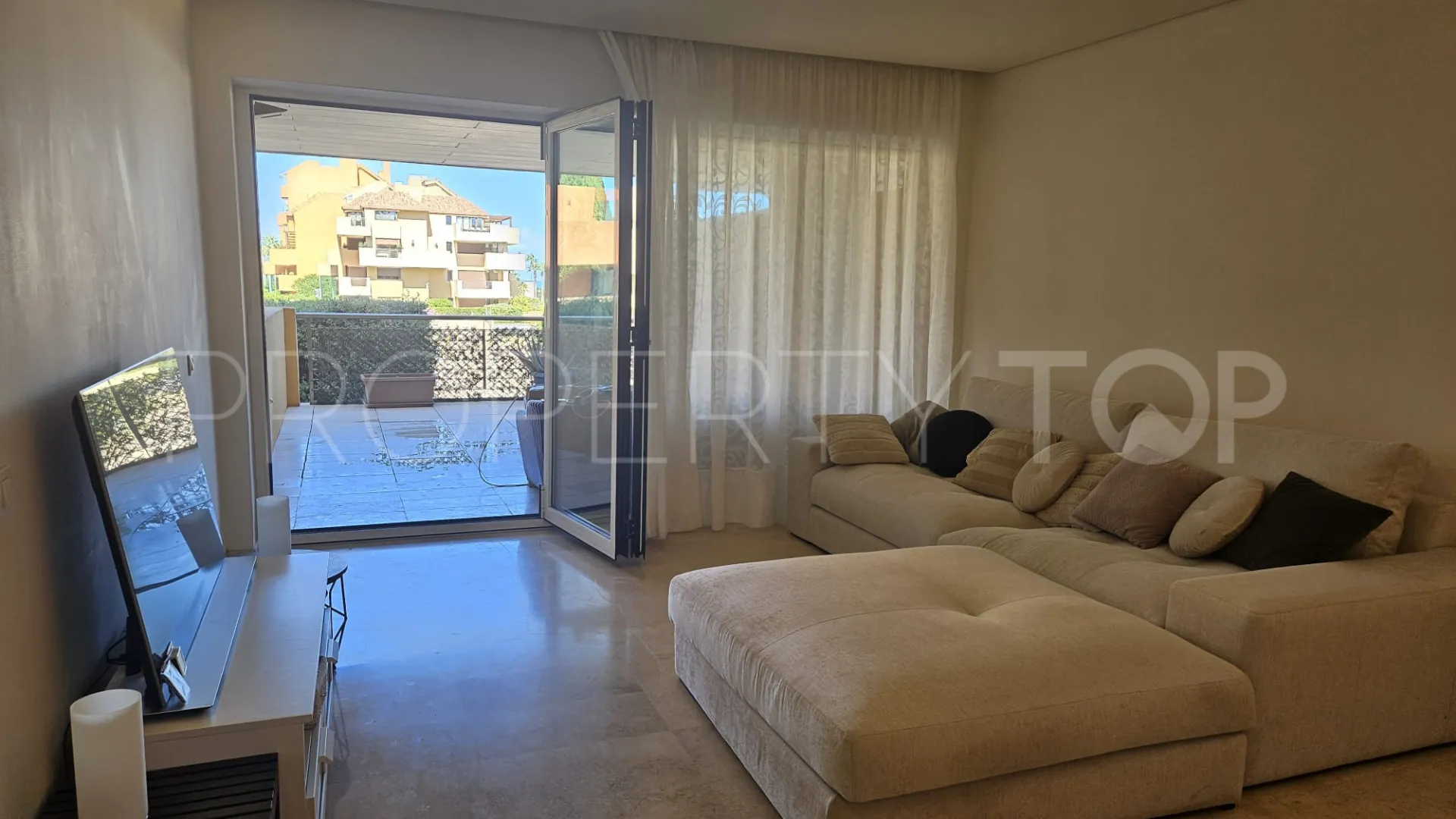 Buy apartment with 2 bedrooms in Sotogrande Marina