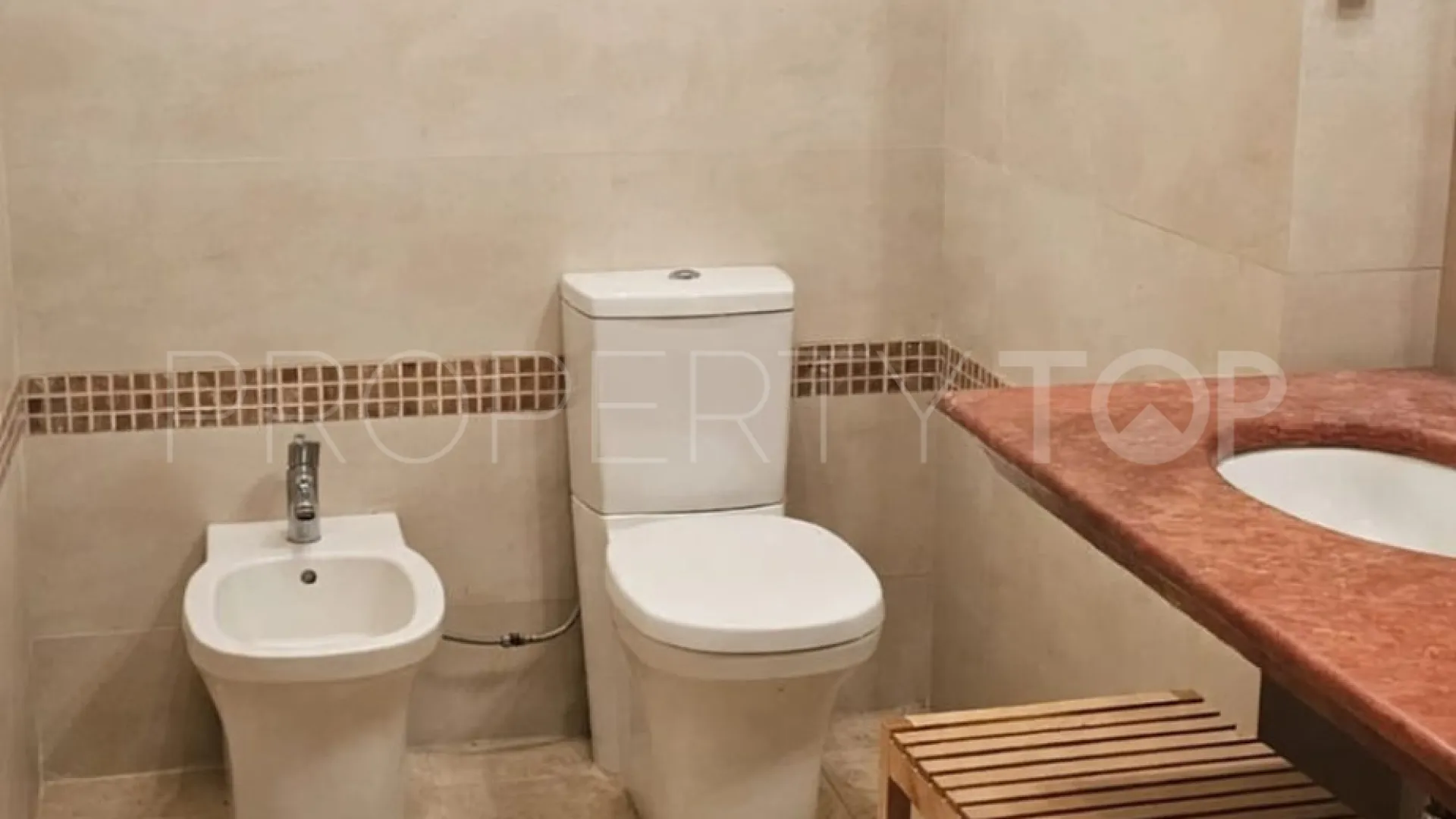 Buy apartment with 2 bedrooms in Sotogrande Marina