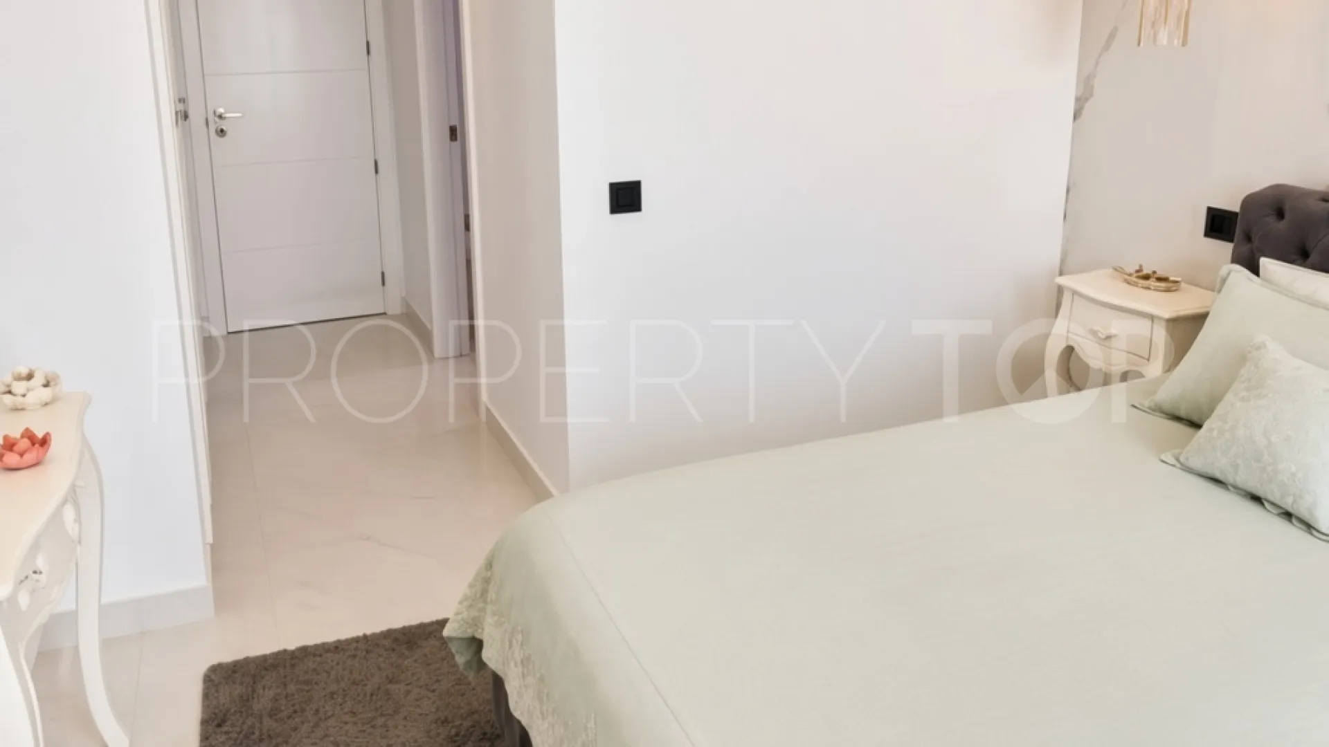 Apartamento planta baja en venta en Altos de Estepona