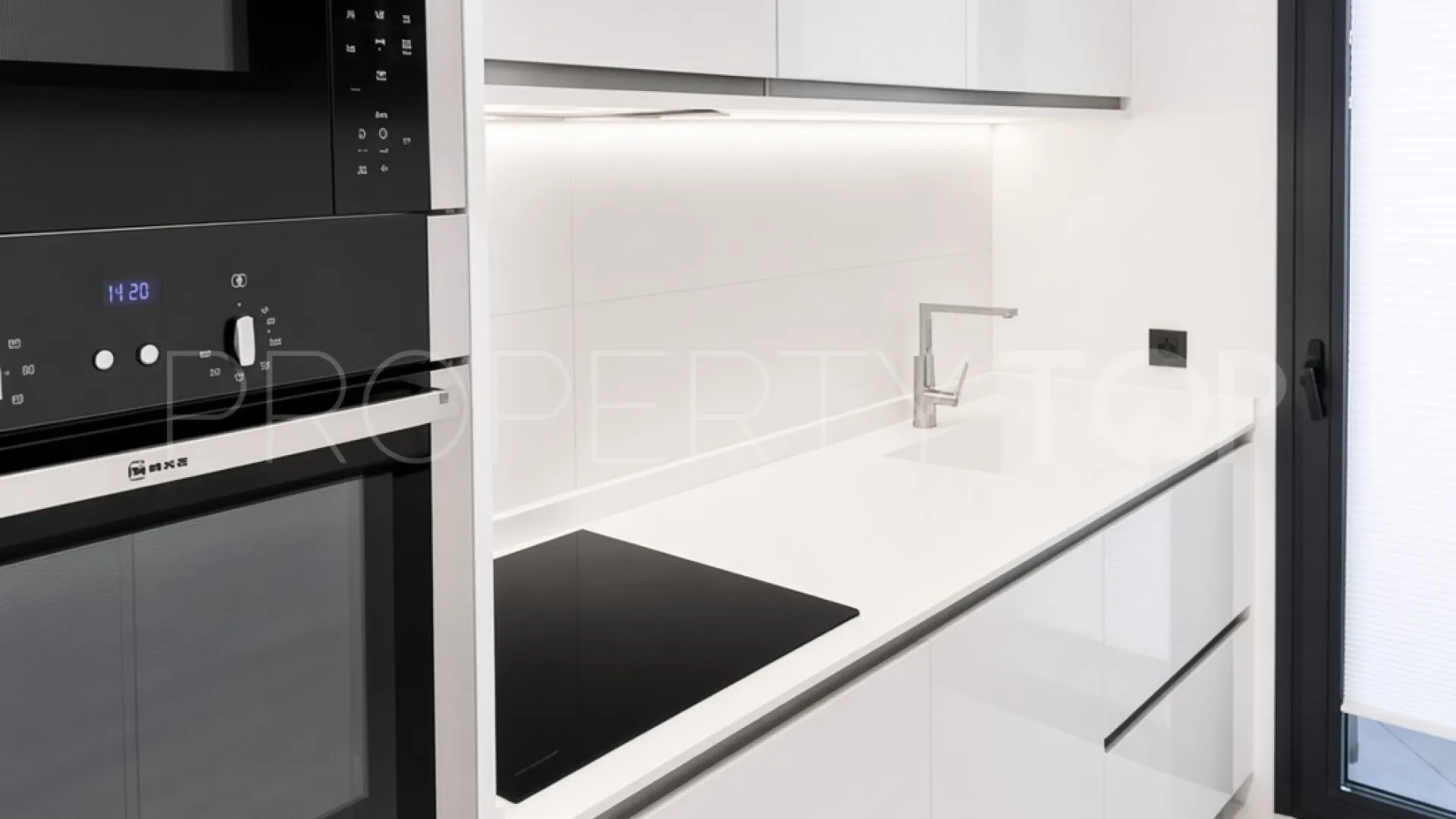 Apartamento planta baja en venta en Altos de Estepona