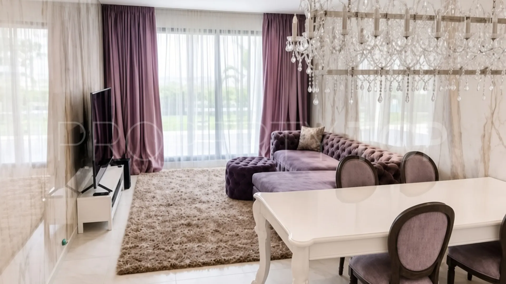 Apartamento planta baja en venta en Altos de Estepona