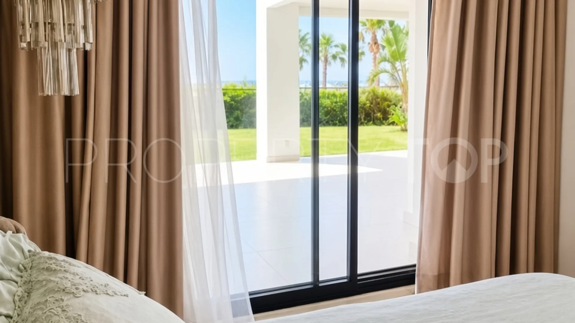 Apartamento planta baja en venta en Altos de Estepona
