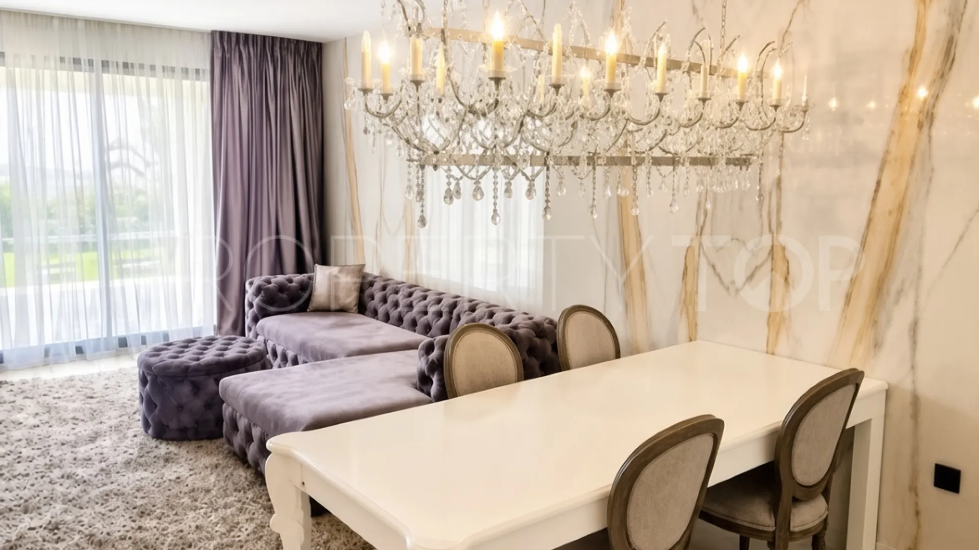 Apartamento planta baja en venta en Altos de Estepona