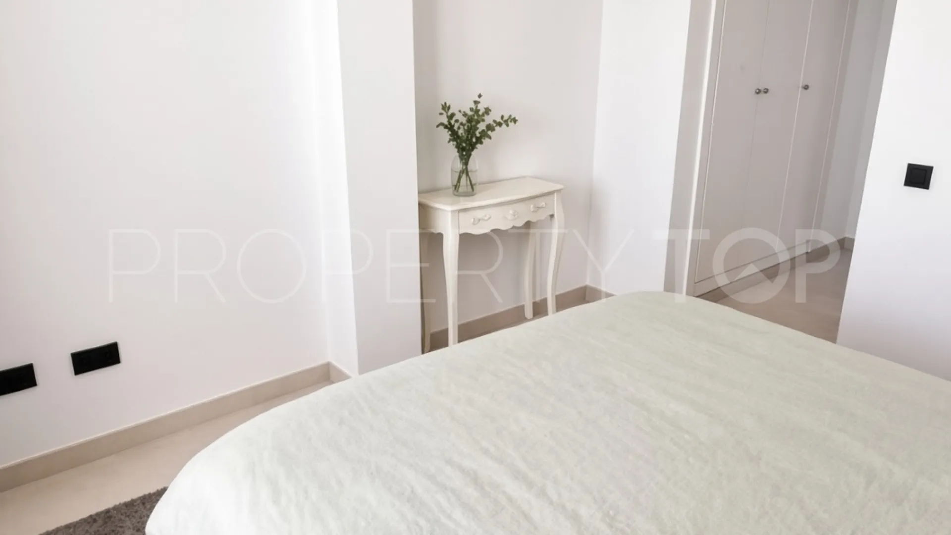 Apartamento planta baja en venta en Altos de Estepona