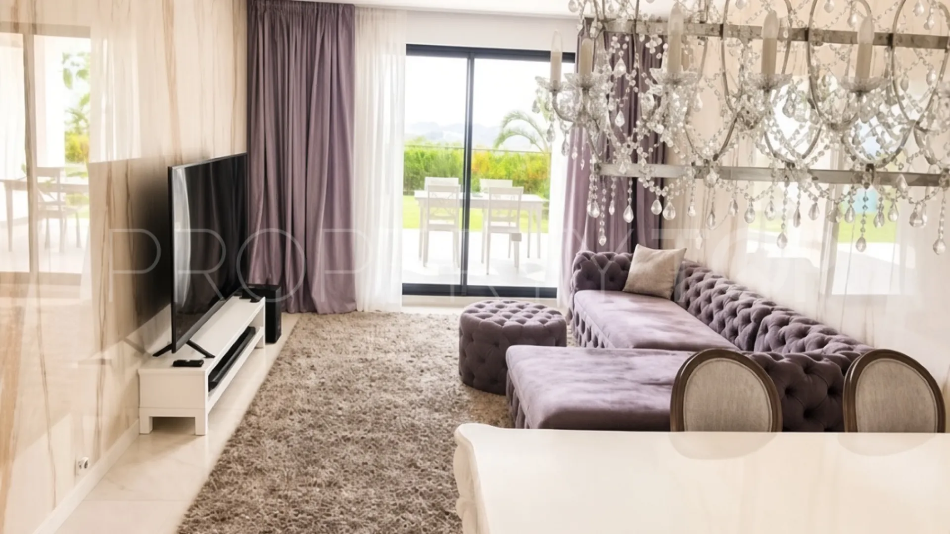 Apartamento planta baja en venta en Altos de Estepona