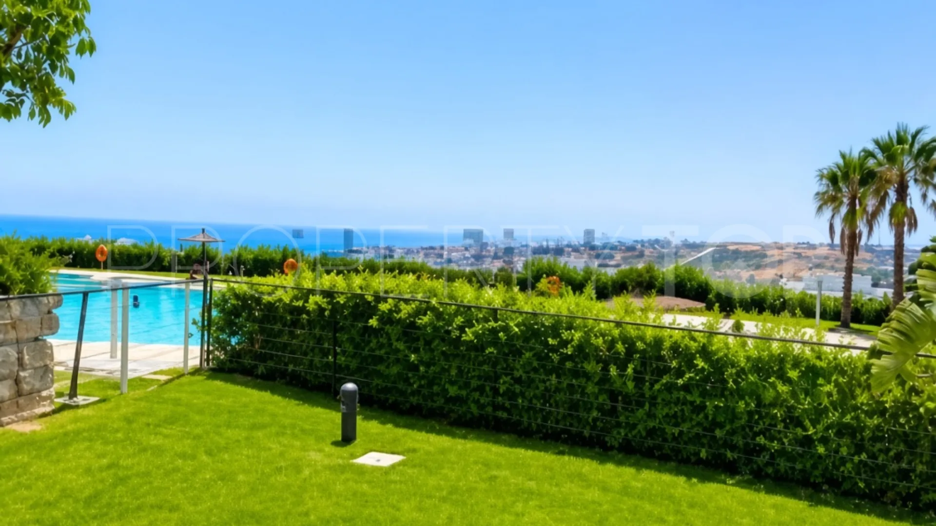 Apartamento planta baja en venta en Altos de Estepona