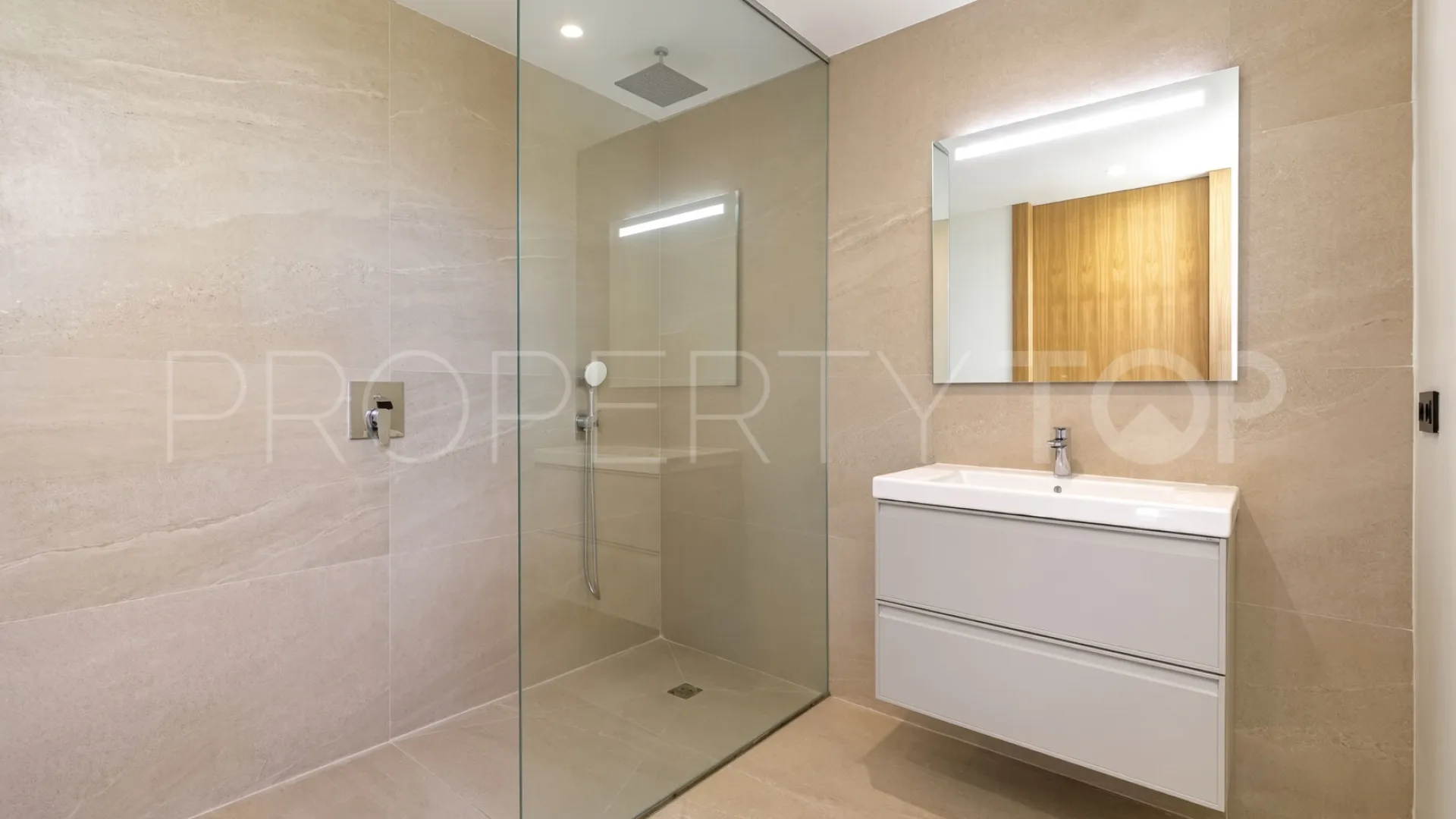 Villa with 4 bedrooms for sale in Zona F