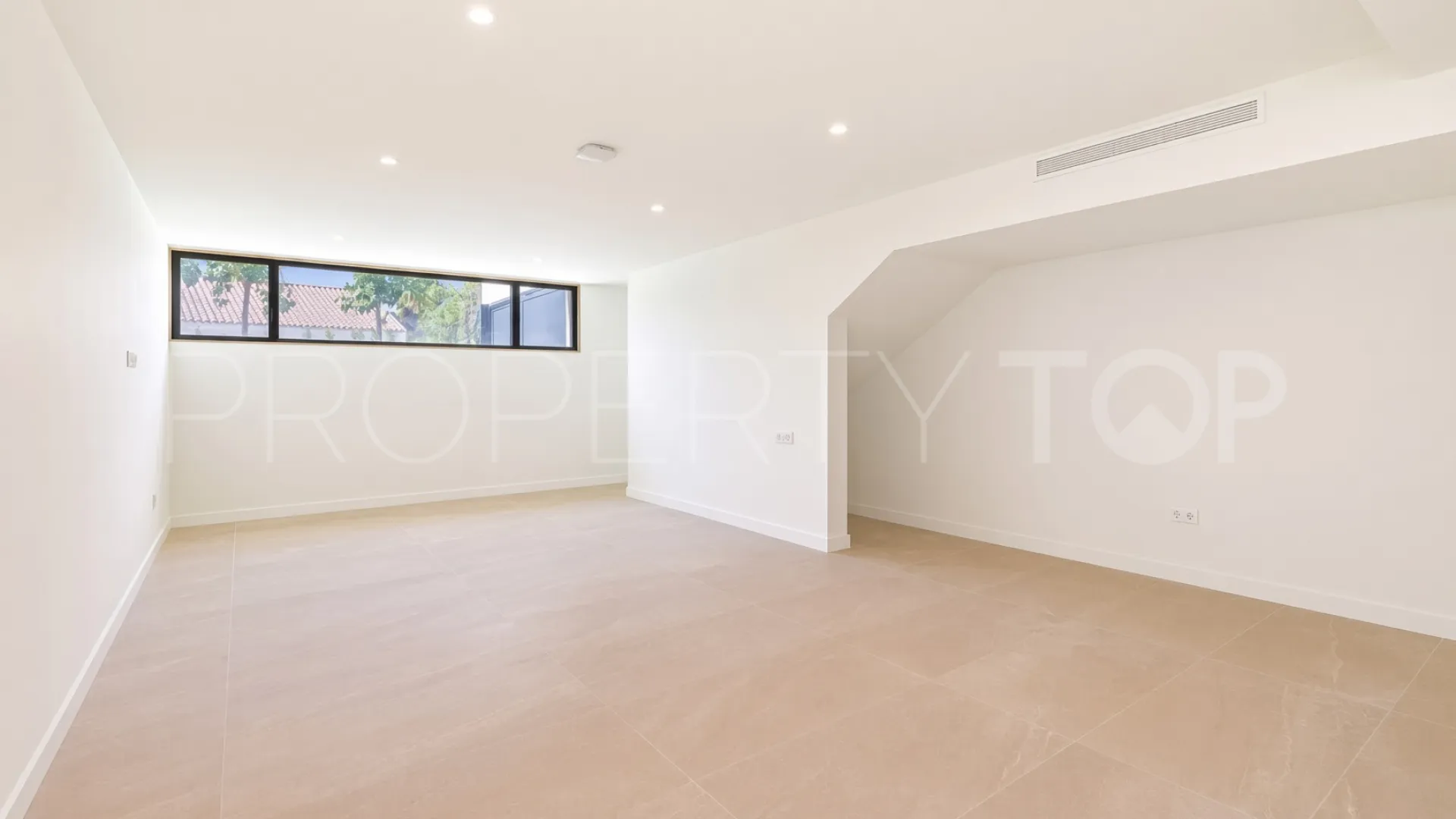 Villa with 4 bedrooms for sale in Zona F