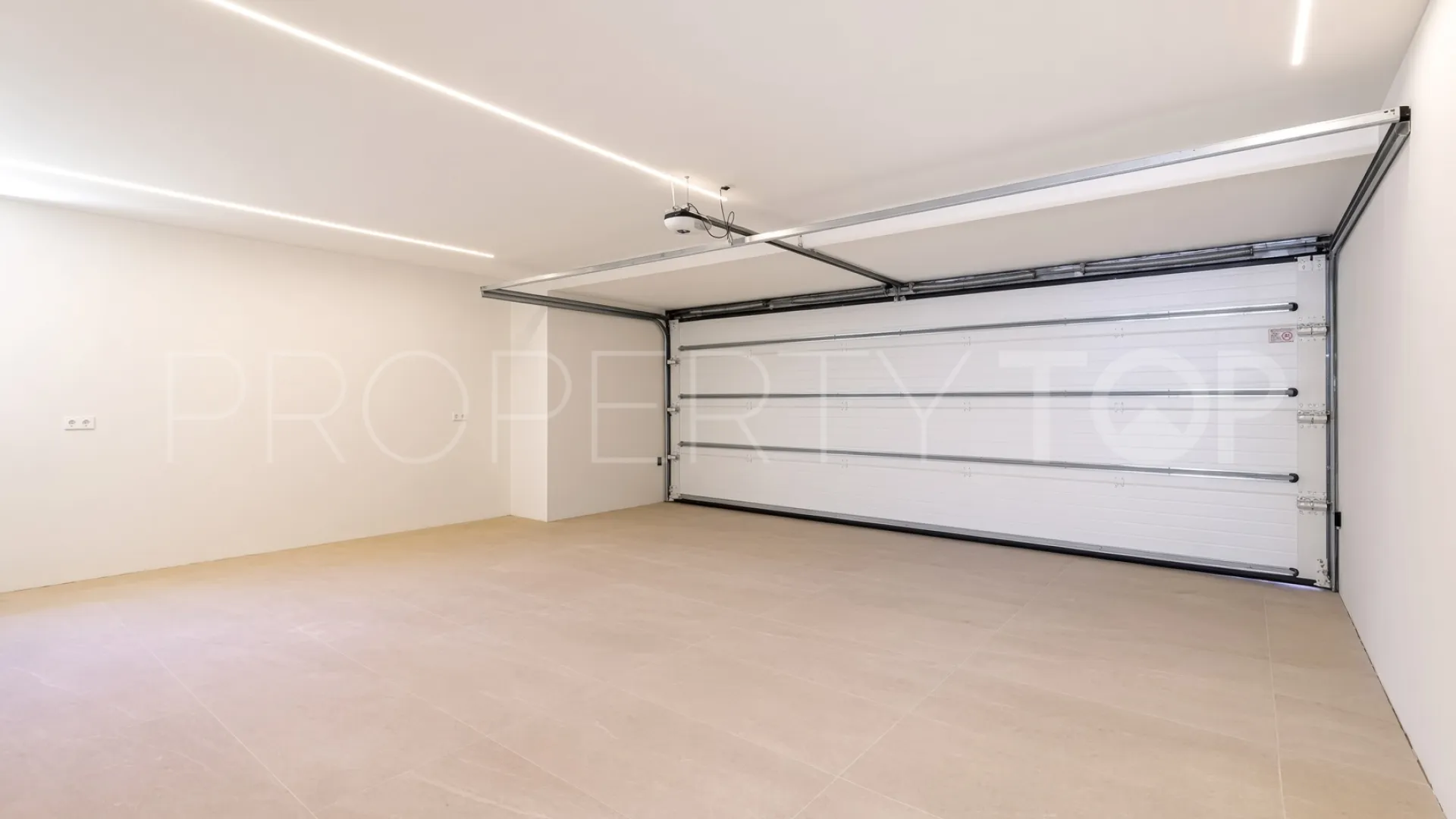 Villa with 4 bedrooms for sale in Zona F