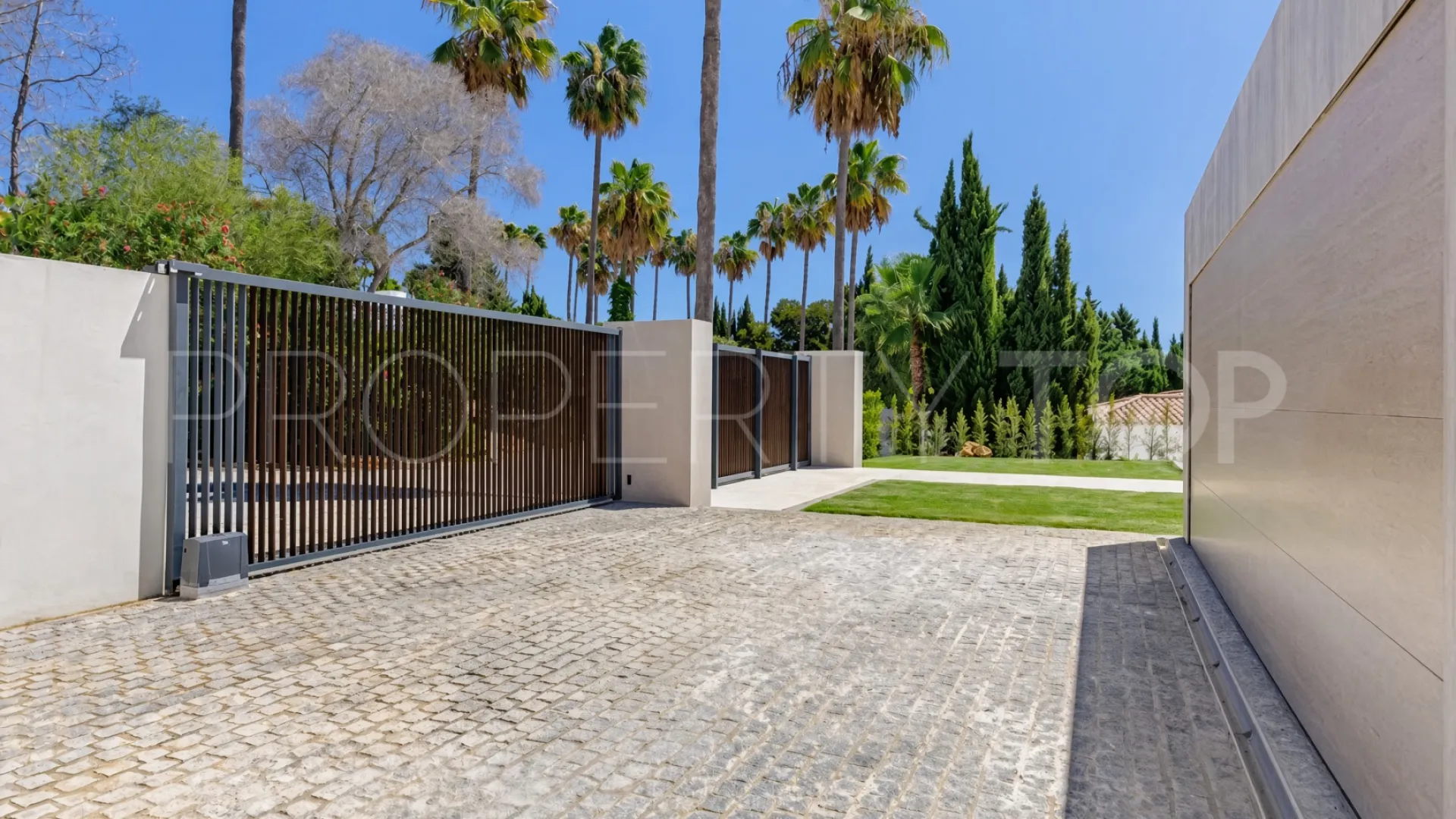 Villa with 4 bedrooms for sale in Zona F