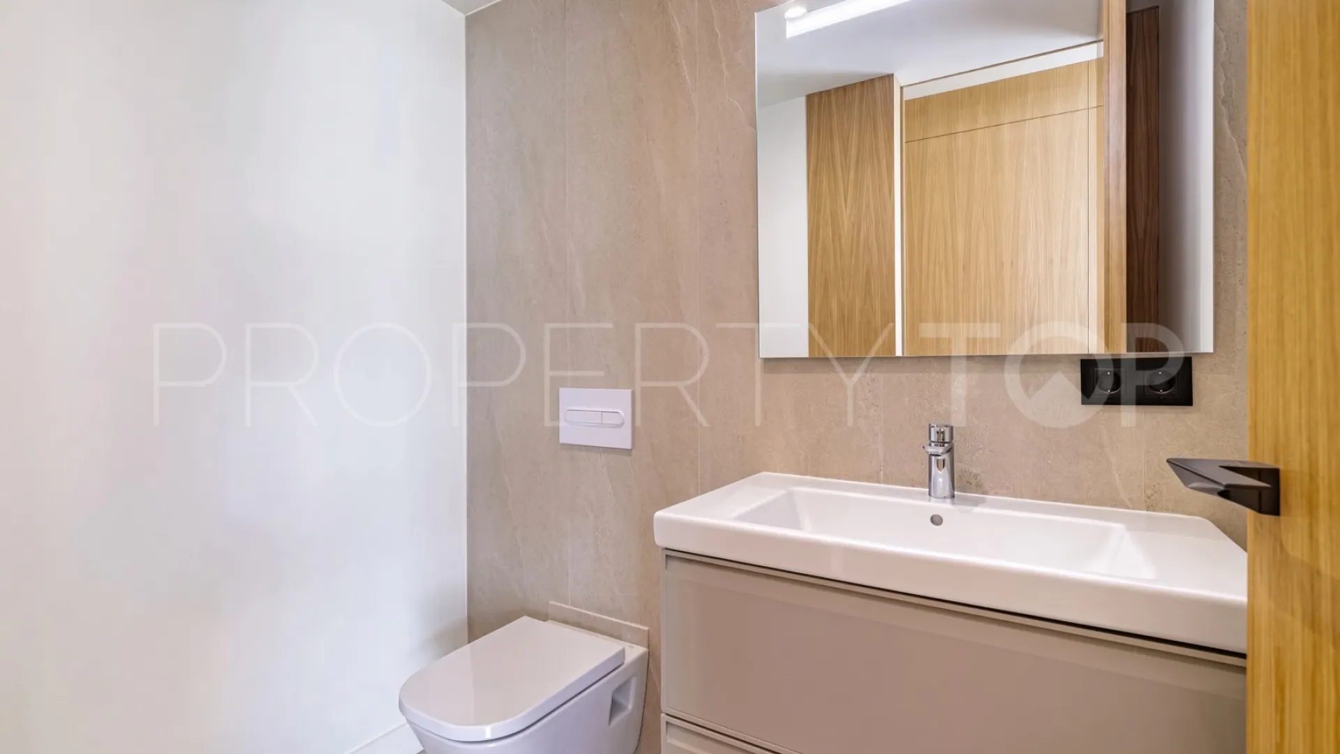 Villa with 4 bedrooms for sale in Zona F