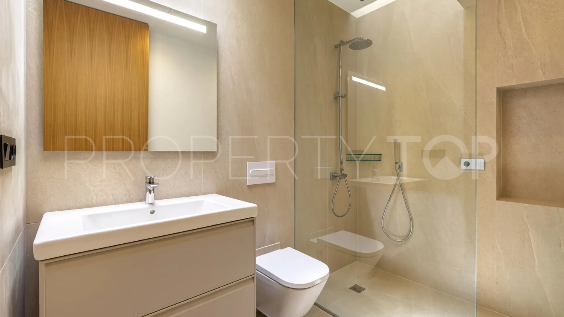 Villa with 4 bedrooms for sale in Zona F
