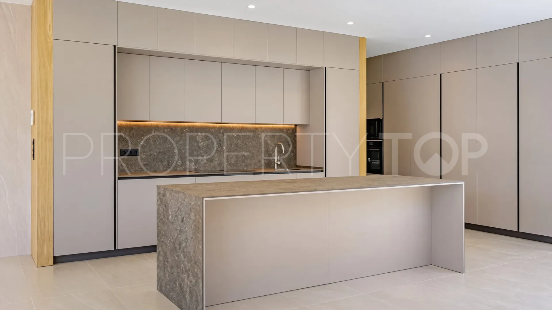 Villa with 4 bedrooms for sale in Zona F