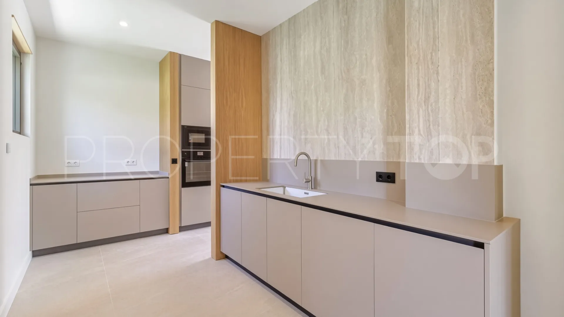 Villa with 4 bedrooms for sale in Zona F