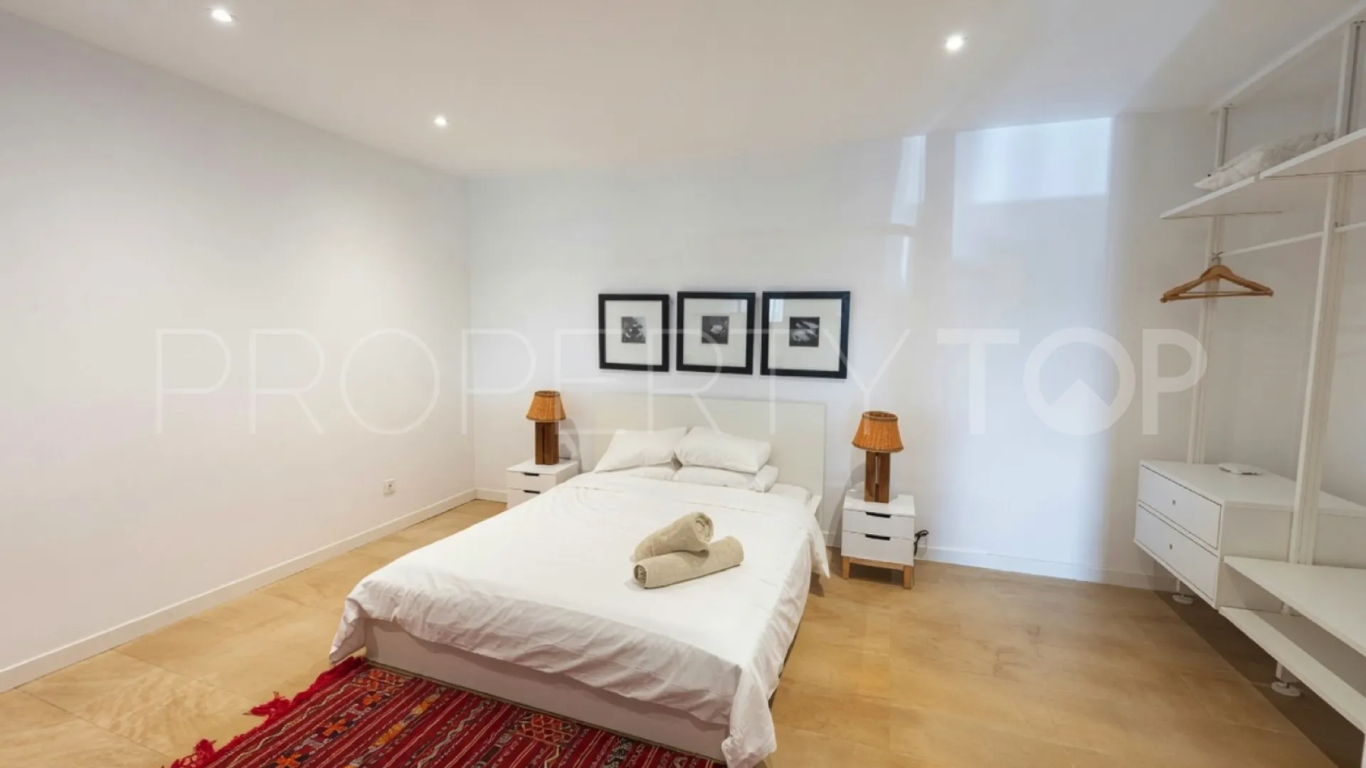 For sale 3 bedrooms semi detached house in San Enrique de Guadiaro