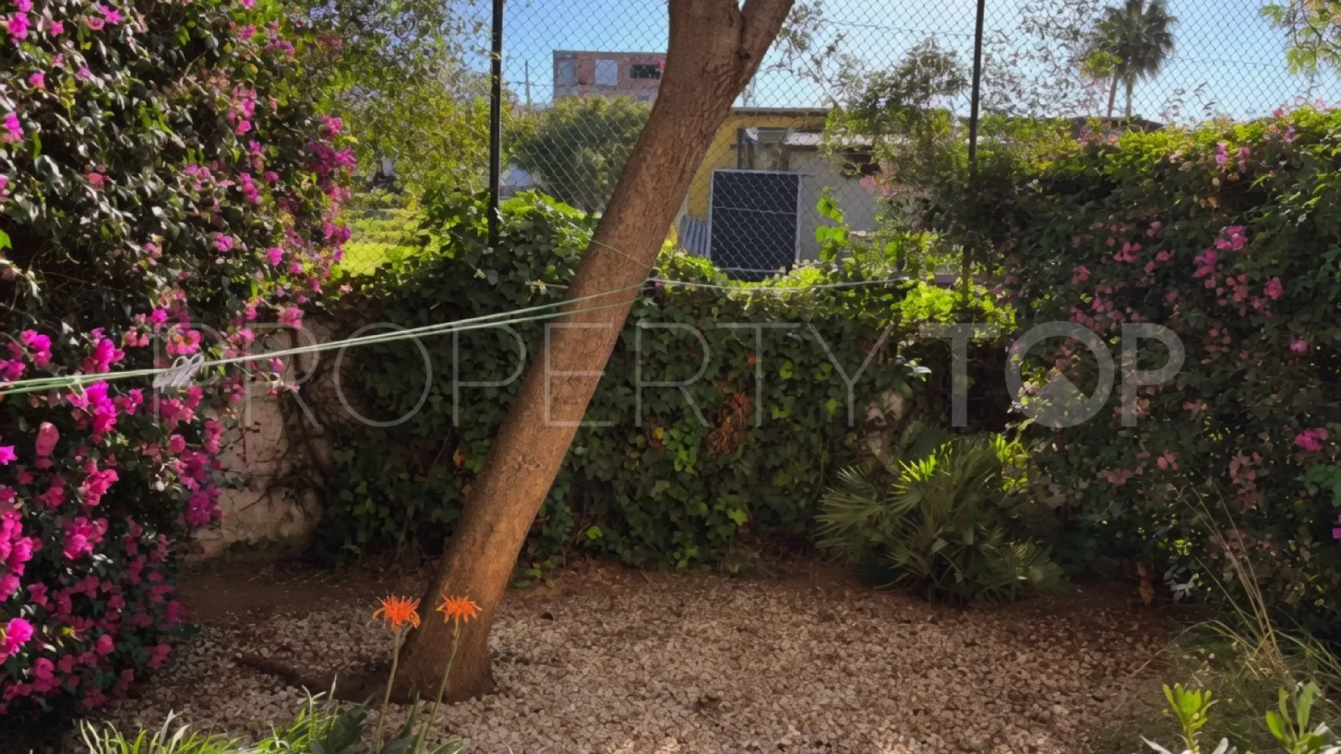 For sale 3 bedrooms semi detached house in San Enrique de Guadiaro