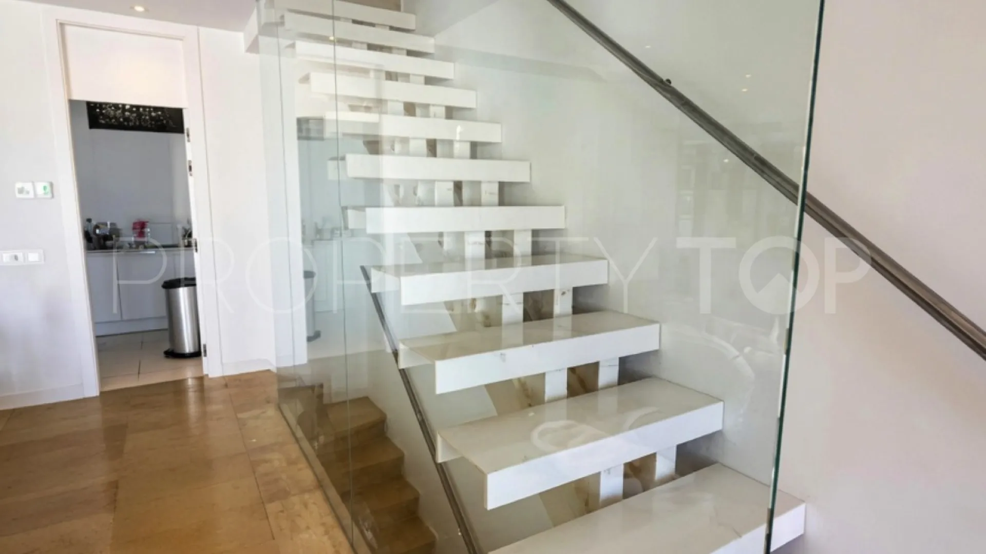 For sale 3 bedrooms semi detached house in San Enrique de Guadiaro