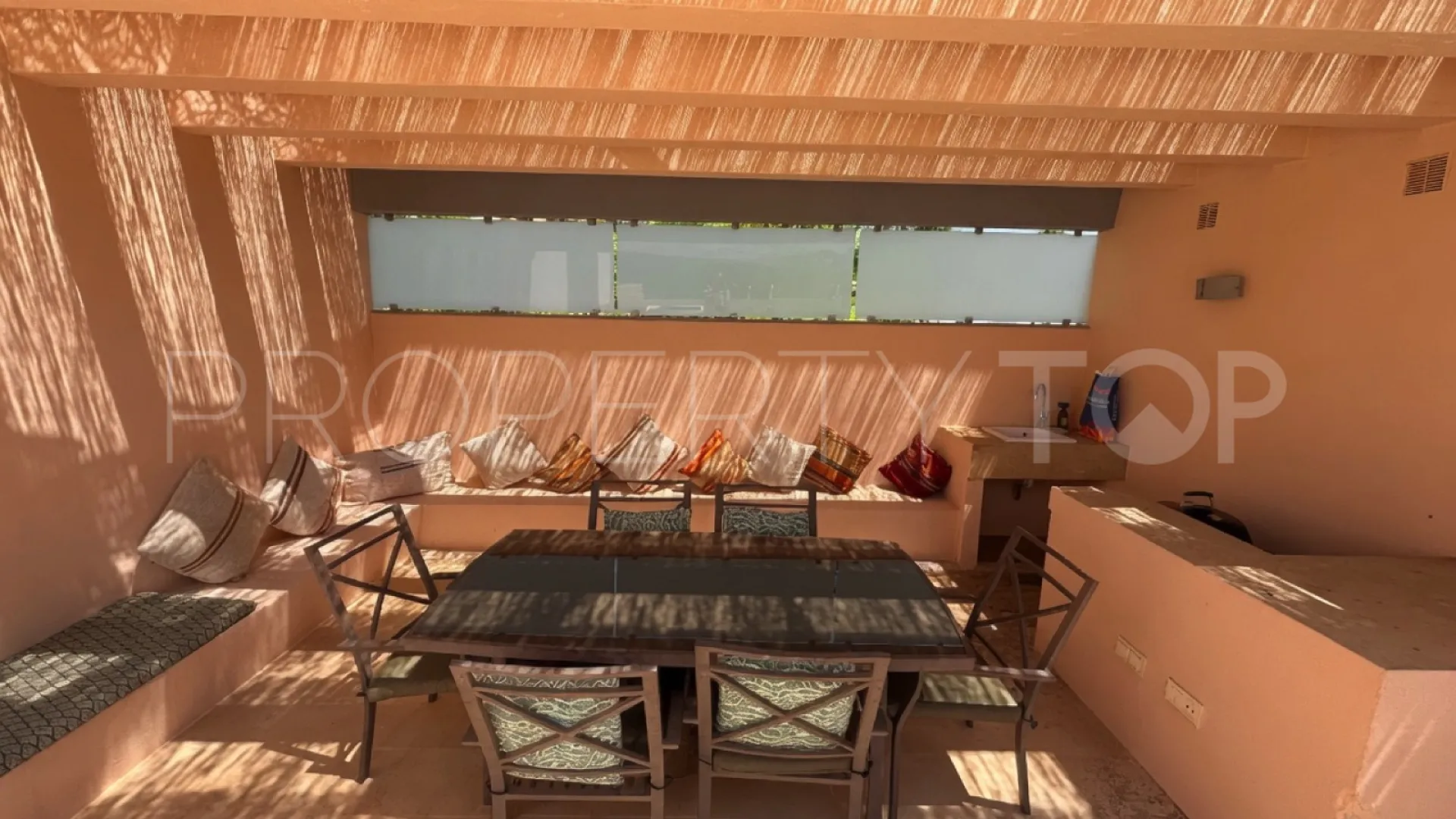 For sale 3 bedrooms semi detached house in San Enrique de Guadiaro