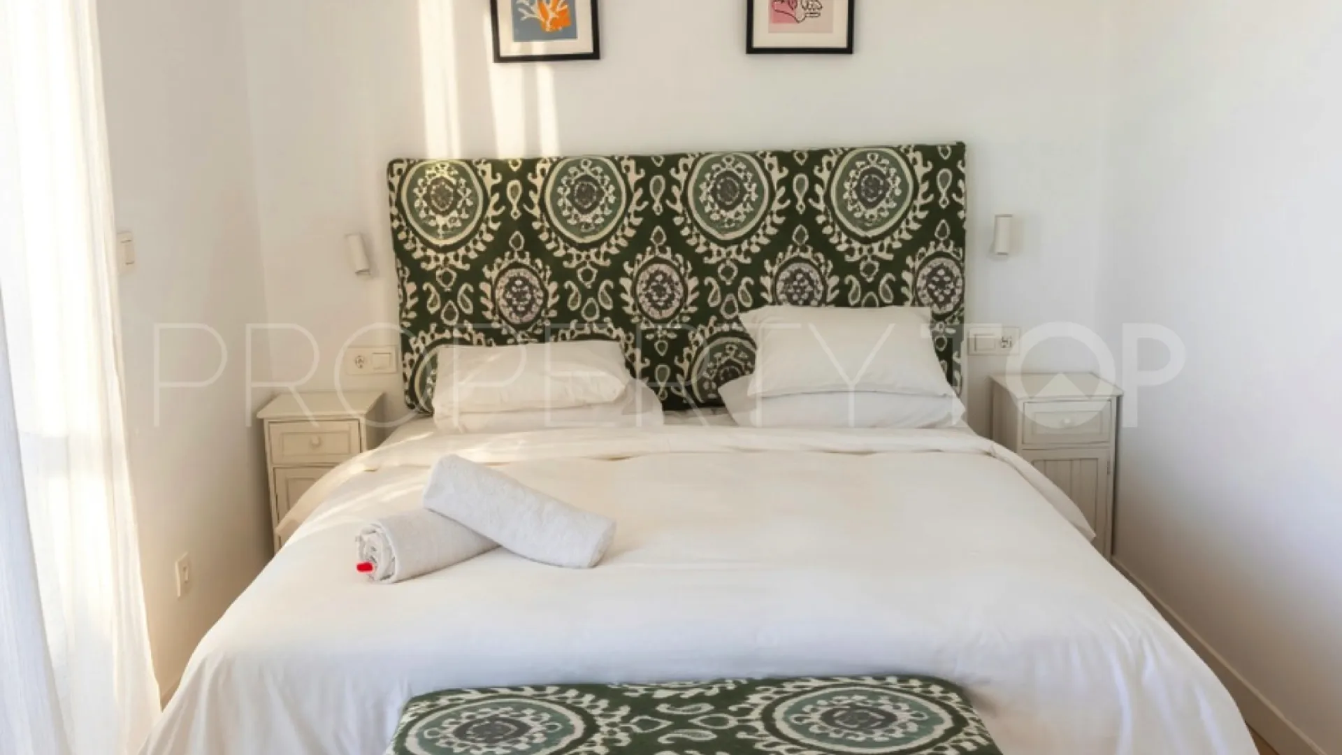 For sale 3 bedrooms semi detached house in San Enrique de Guadiaro