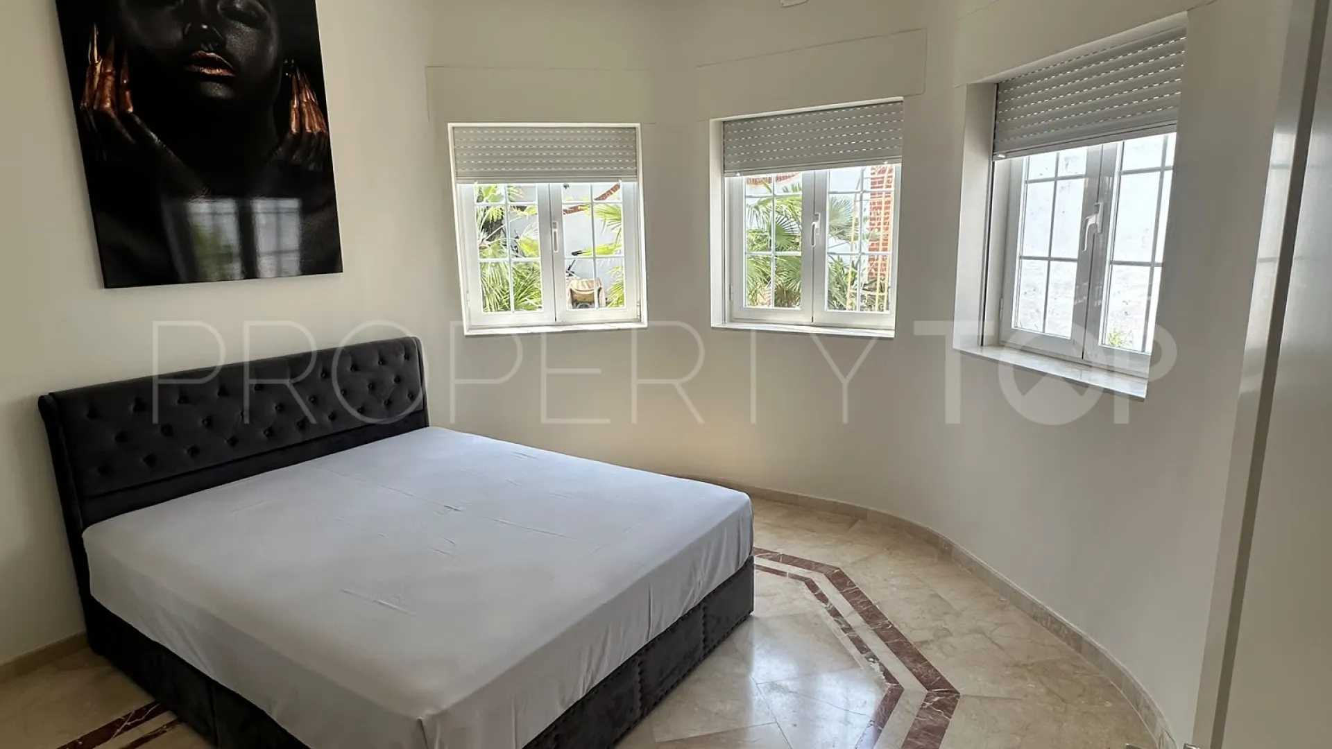 Villa en venta en Forest Hills