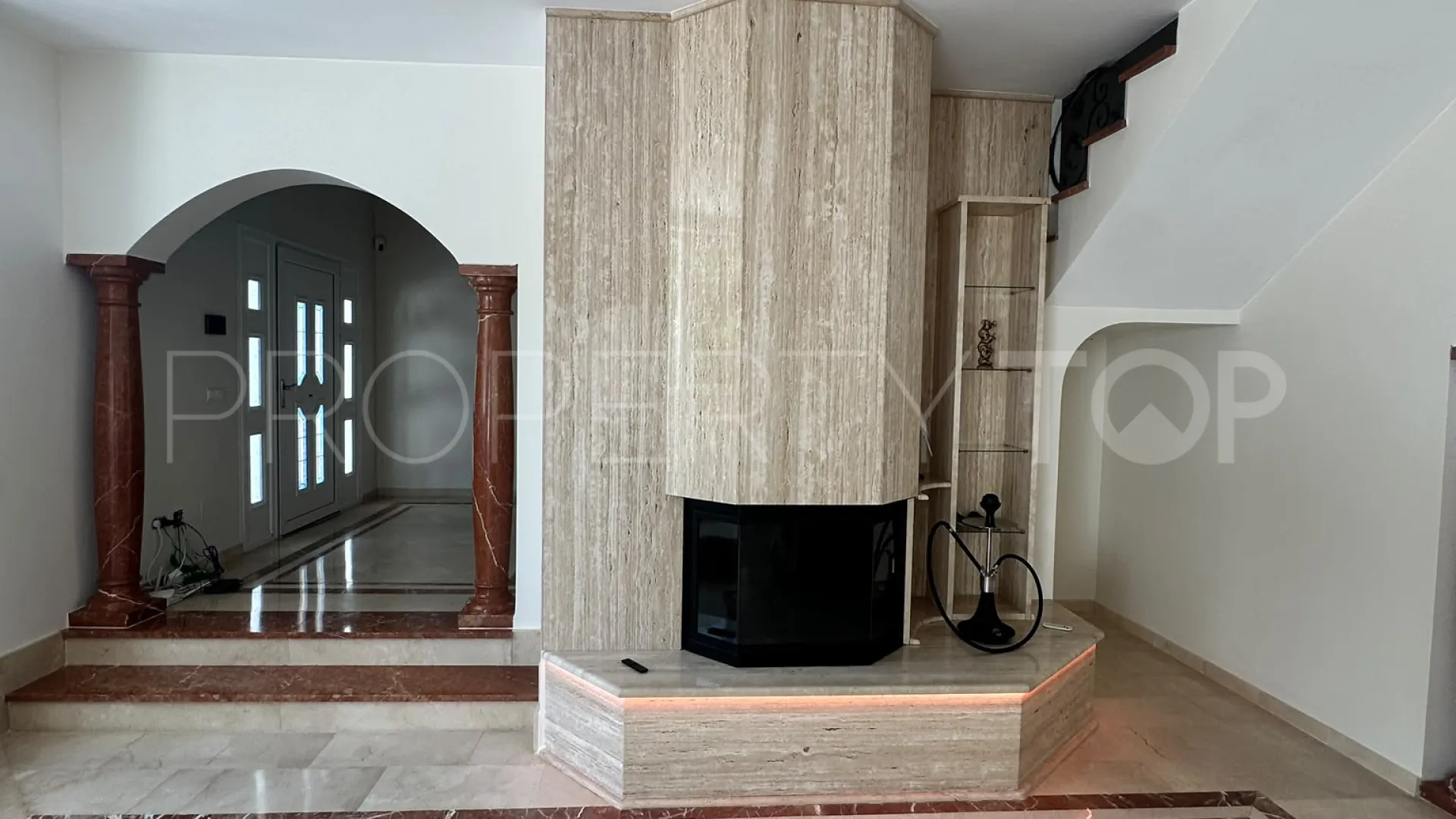 Villa en venta en Forest Hills