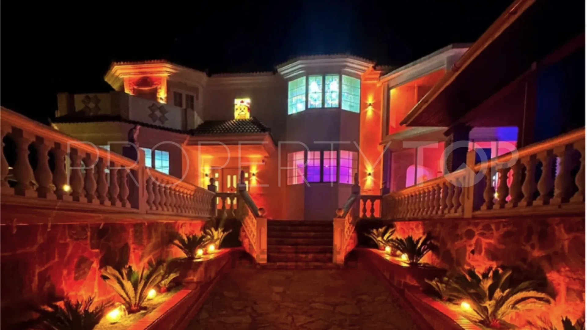 Villa en venta en Forest Hills
