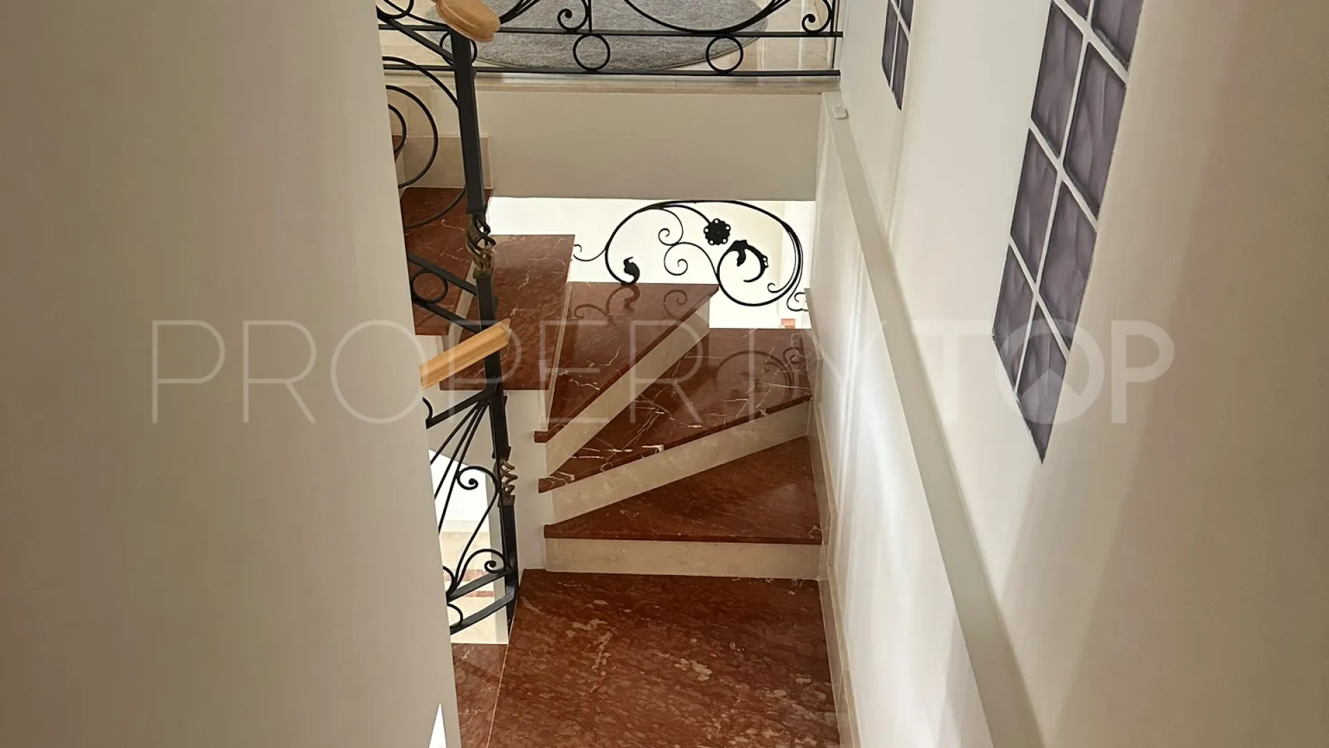 Villa en venta en Forest Hills