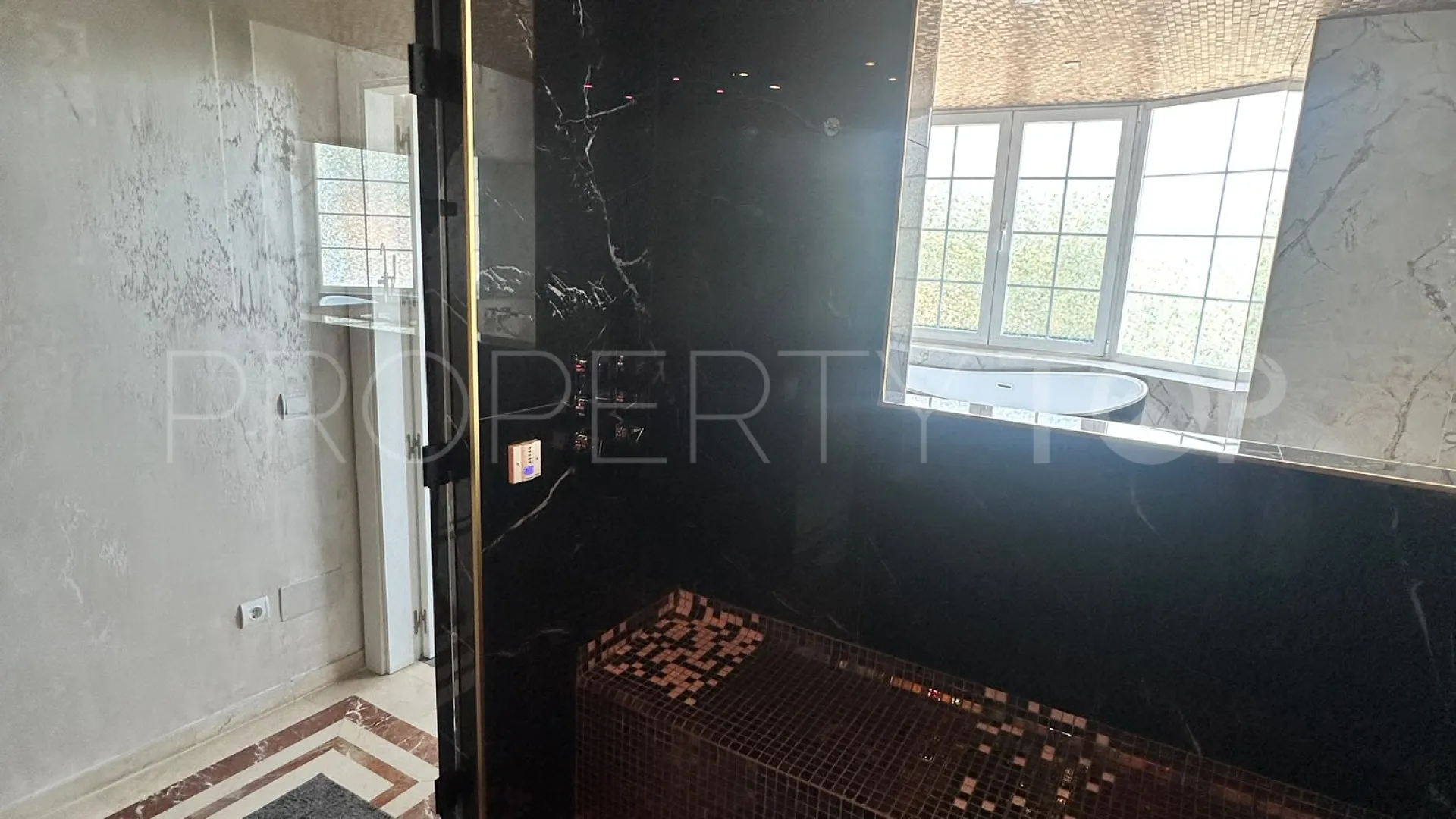 Villa en venta en Forest Hills