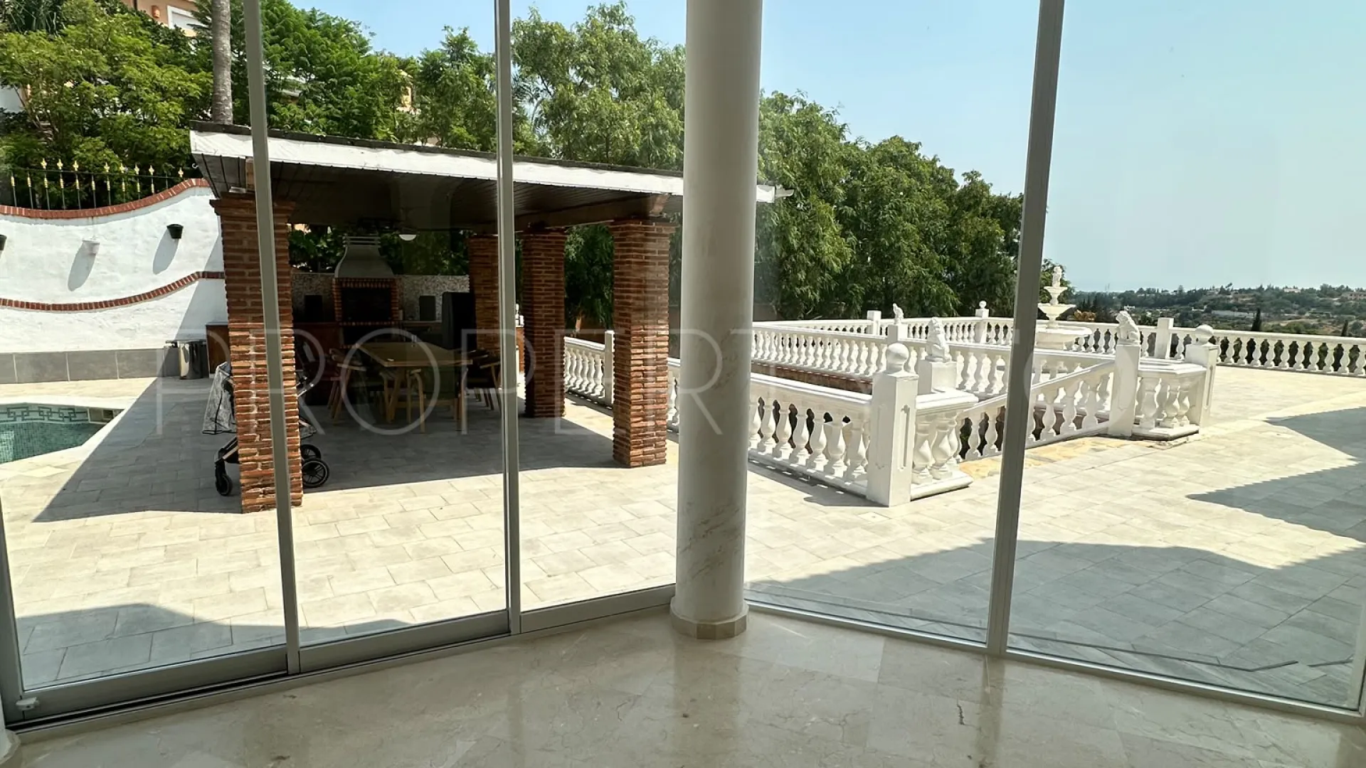 Villa en venta en Forest Hills