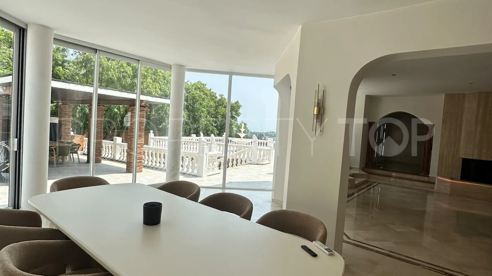 Villa en venta en Forest Hills