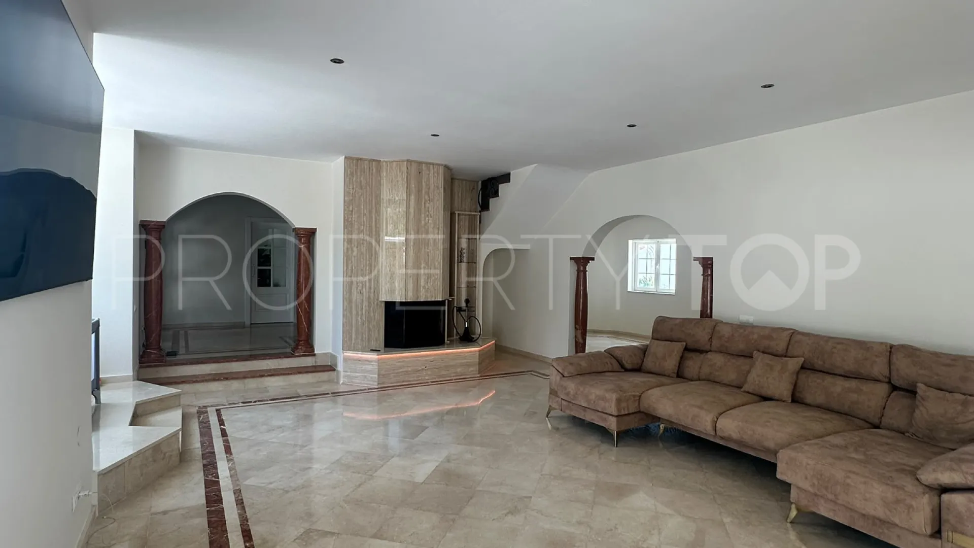 Villa en venta en Forest Hills