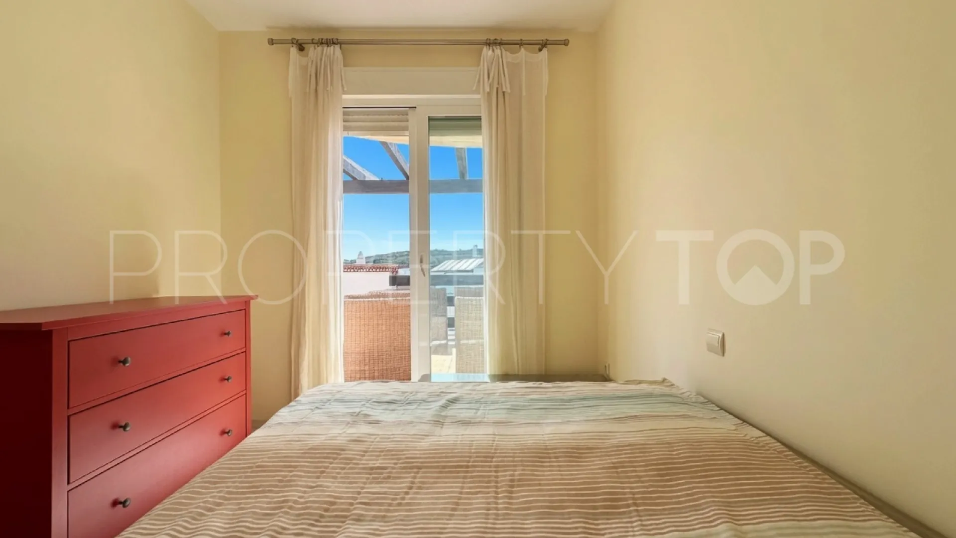 Atico duplex de 2 dormitorios en venta en Valle Romano