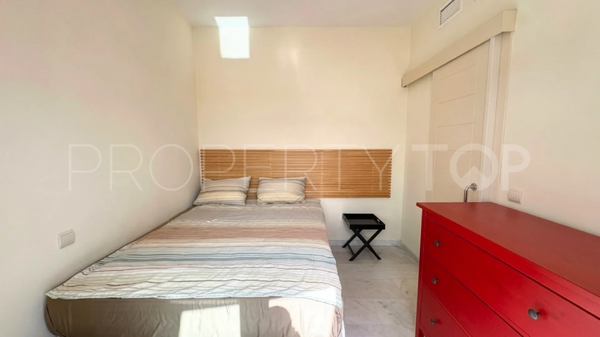 Atico duplex de 2 dormitorios en venta en Valle Romano