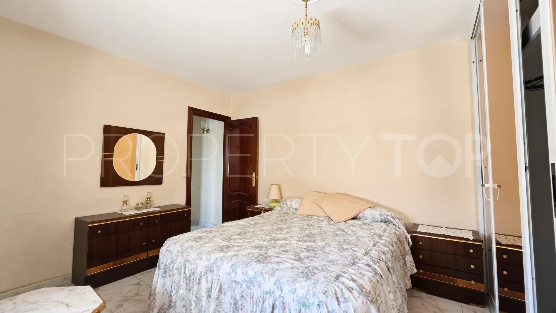For sale apartment with 3 bedrooms in Divina Pastora