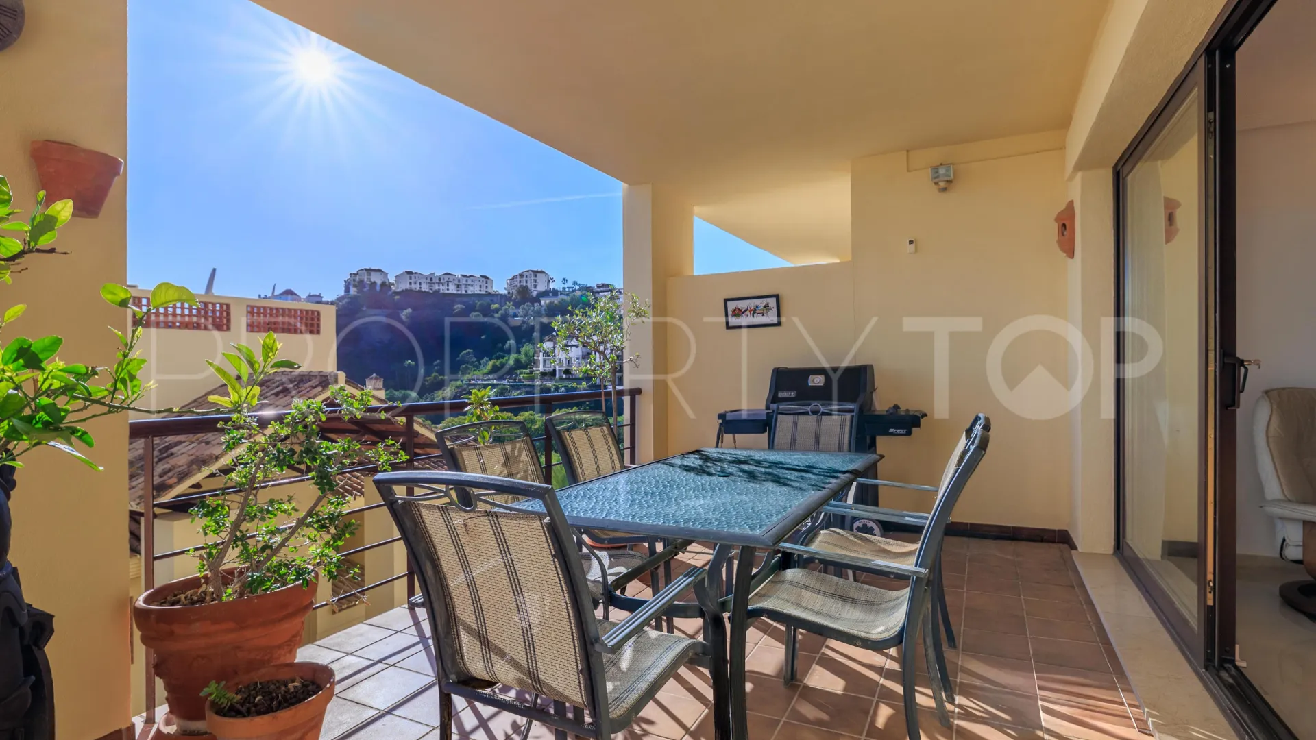Apartamento planta baja a la venta en Los Arqueros de 3 dormitorios