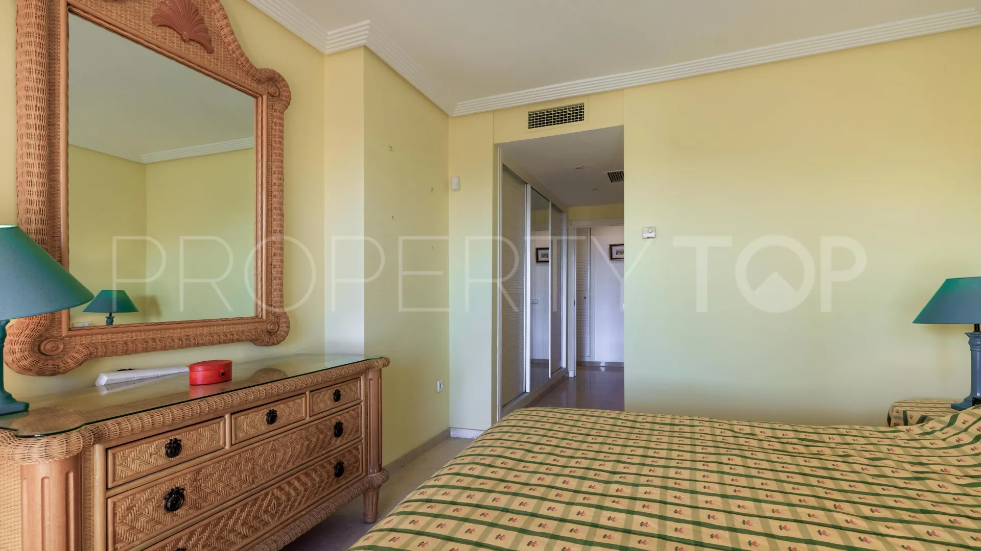 Apartamento planta baja a la venta en Los Arqueros de 3 dormitorios