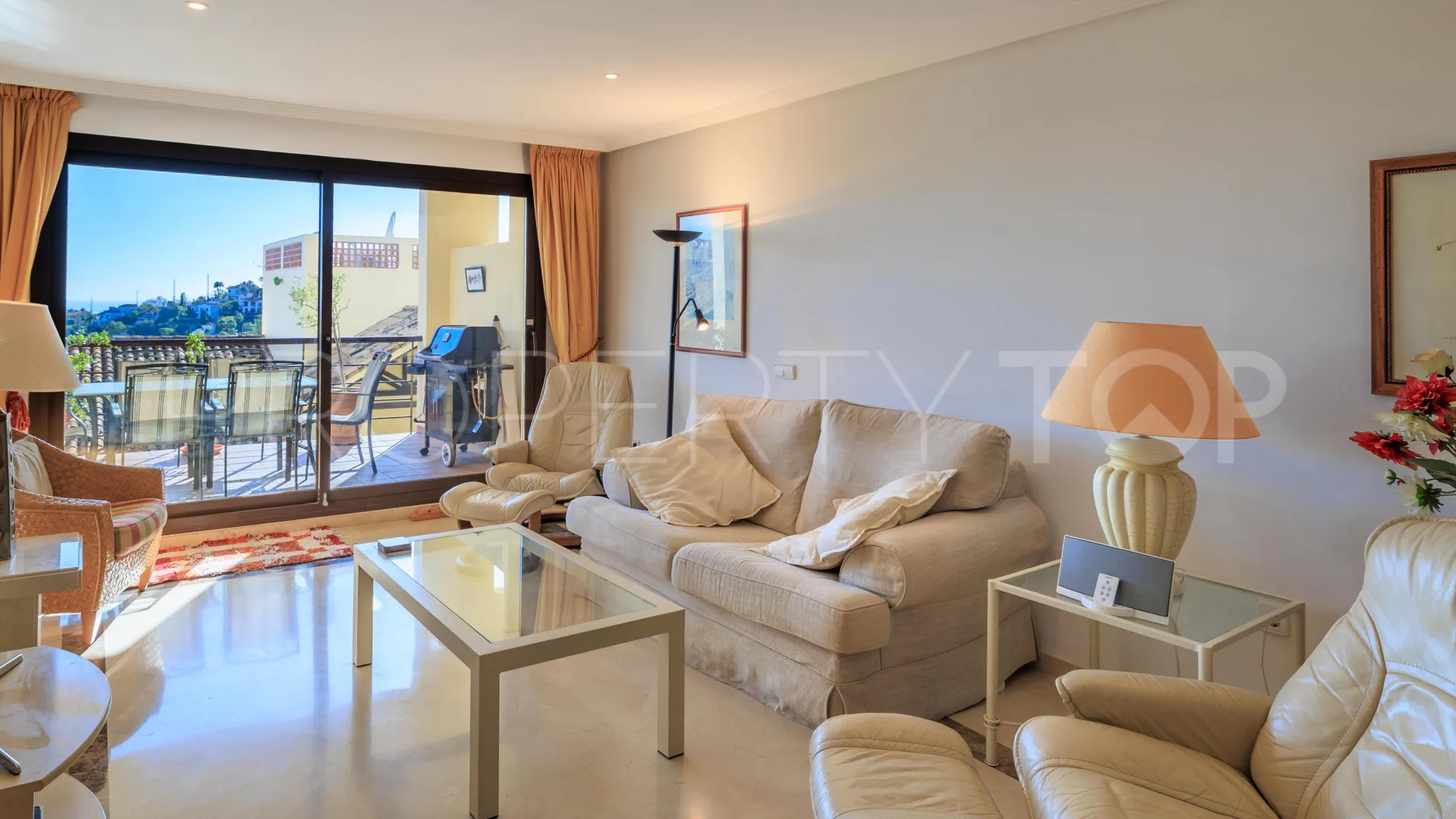 Apartamento planta baja a la venta en Los Arqueros de 3 dormitorios