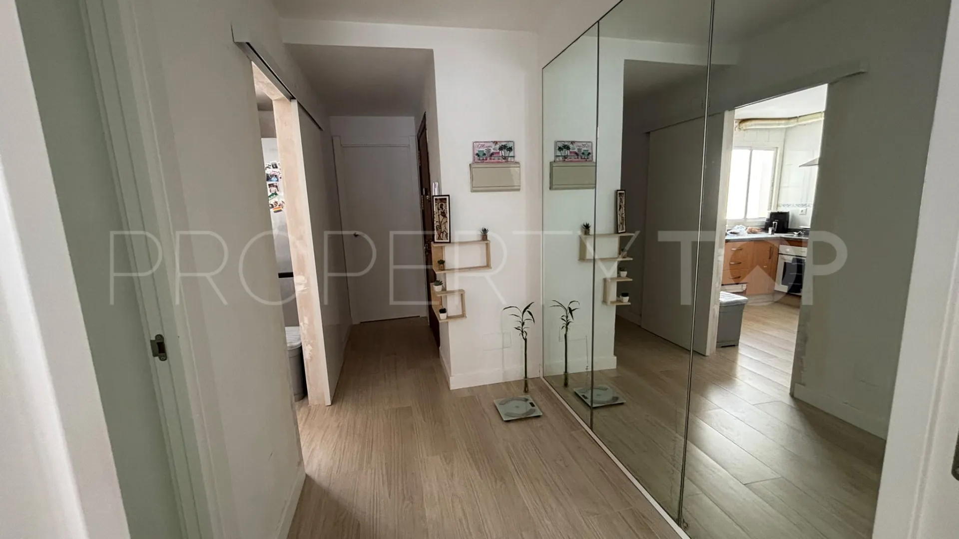 Ático con 5 dormitorios a la venta en Estepona Centro