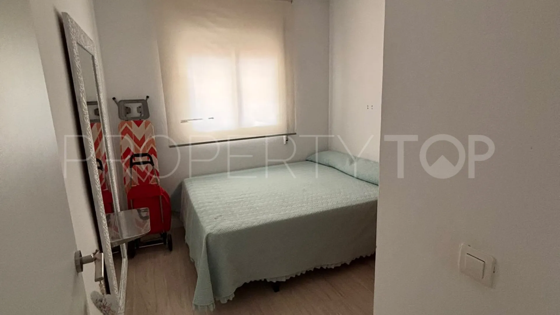 Ático con 5 dormitorios a la venta en Estepona Centro