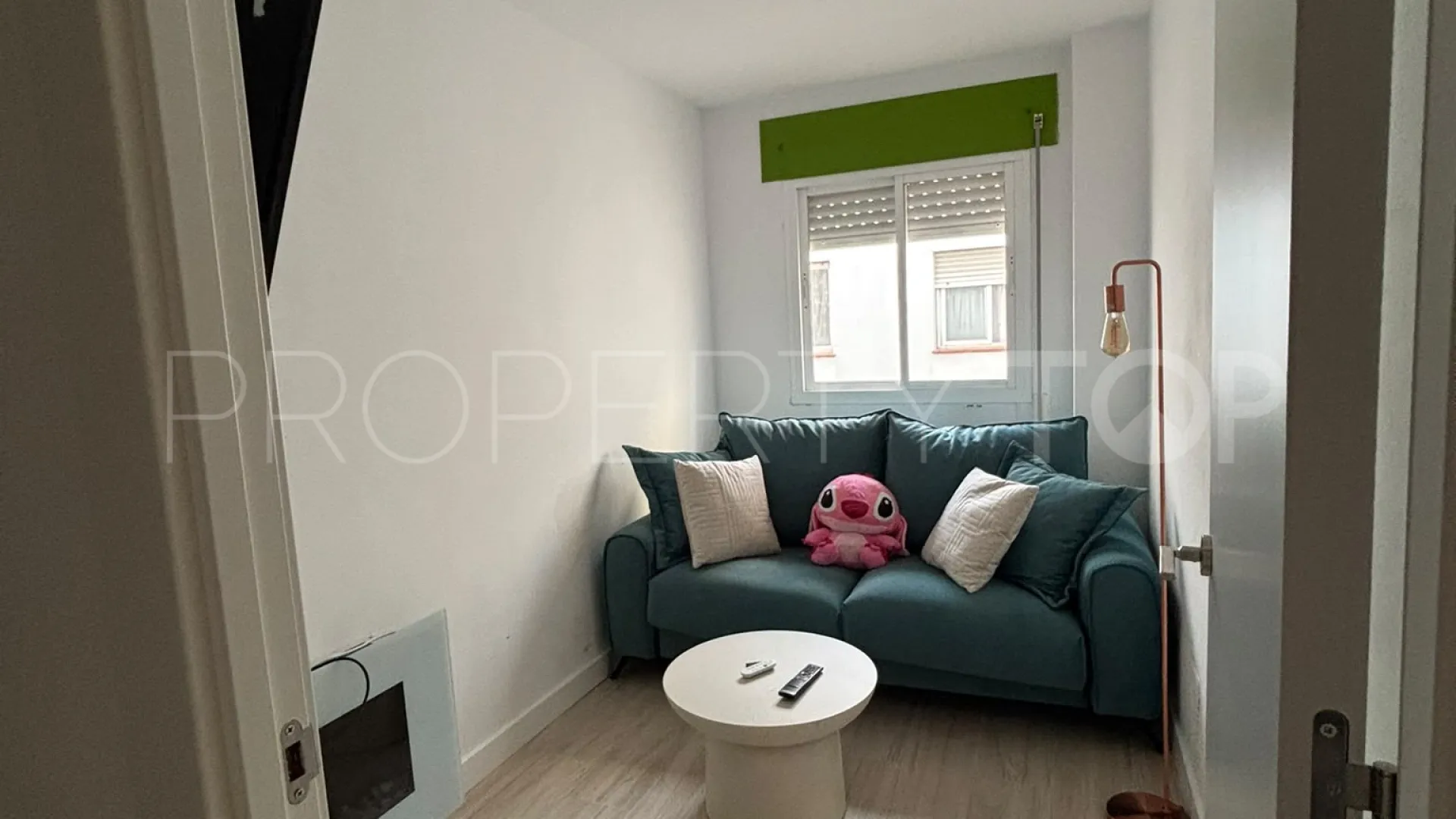 Ático con 5 dormitorios a la venta en Estepona Centro