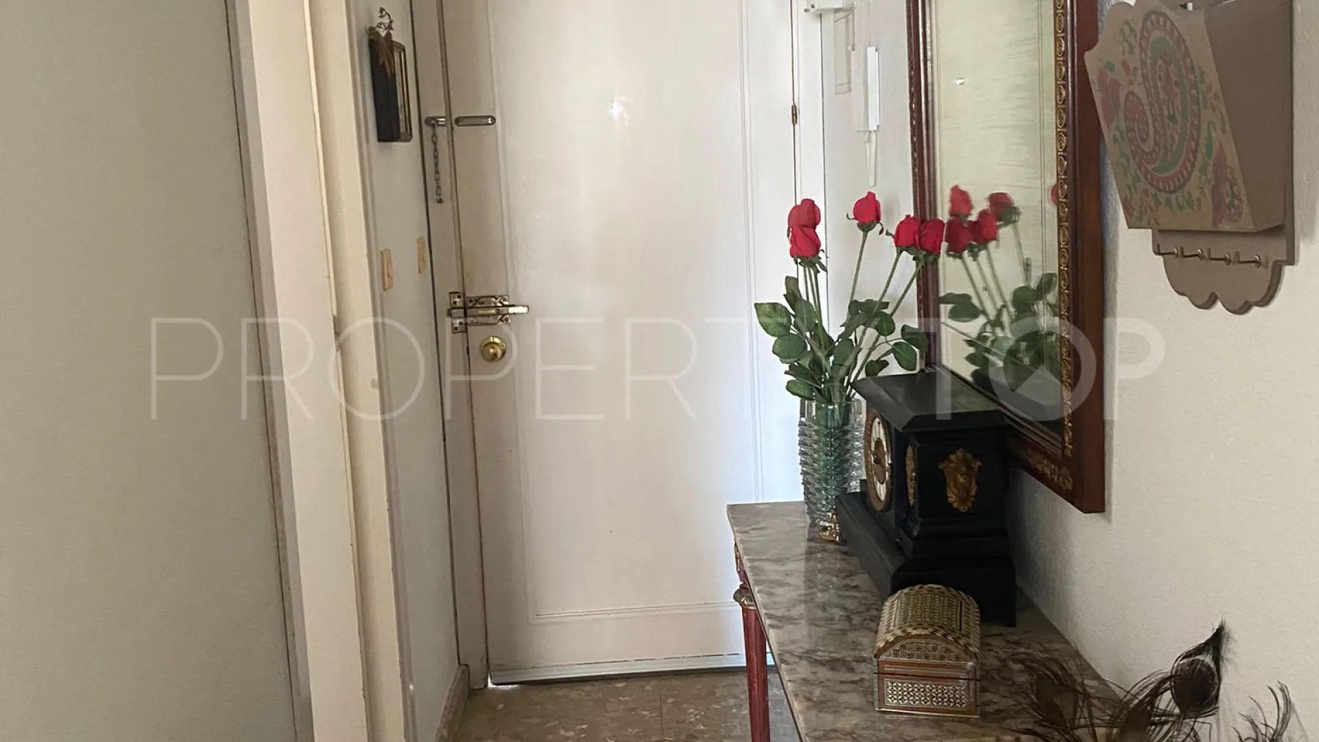 Buy apartment in Marbella Centro with 2 bedrooms